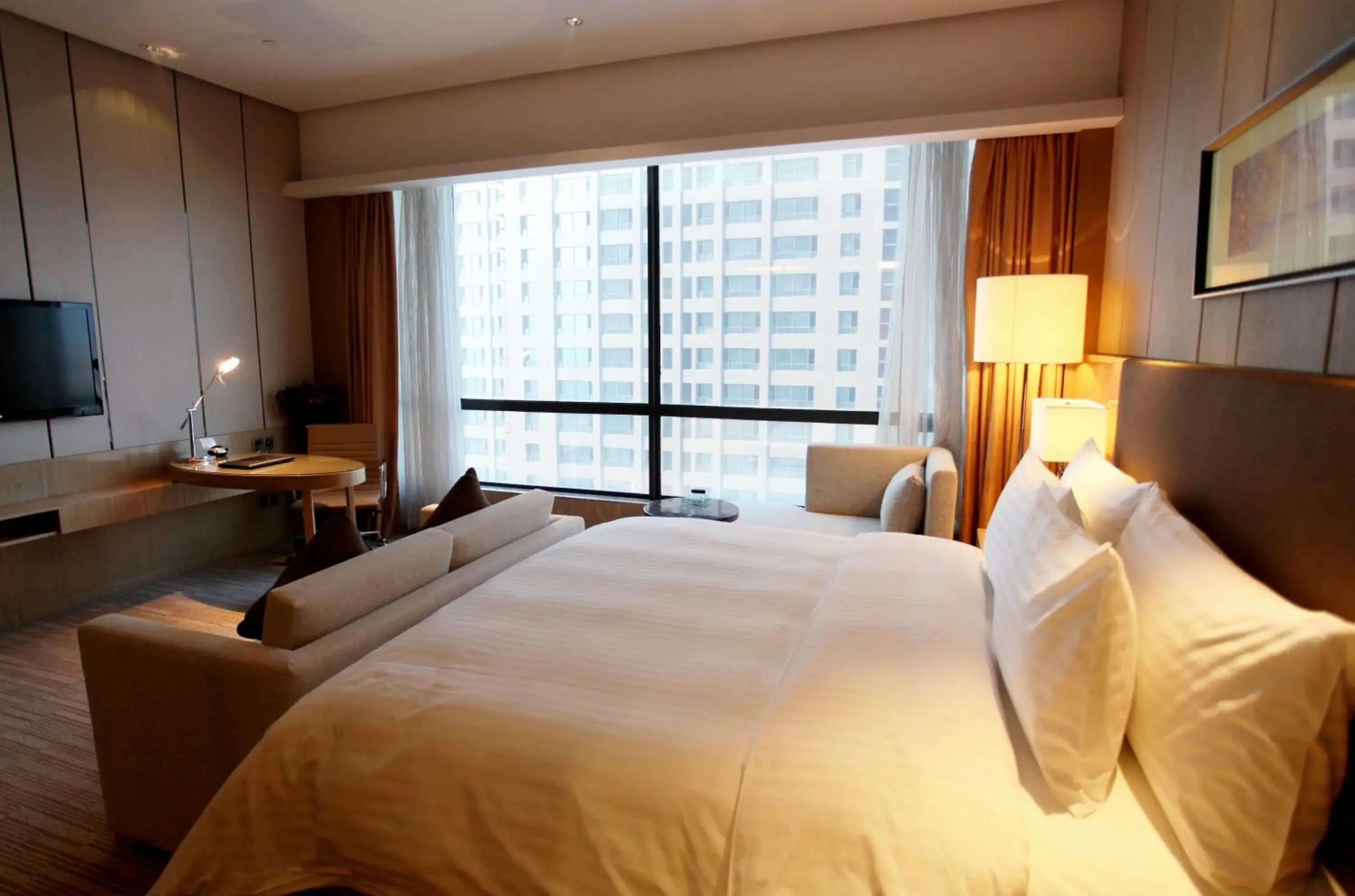 Deluxe King Room - Include One Breakfast in Wyndham Xuzhou East Hotel
