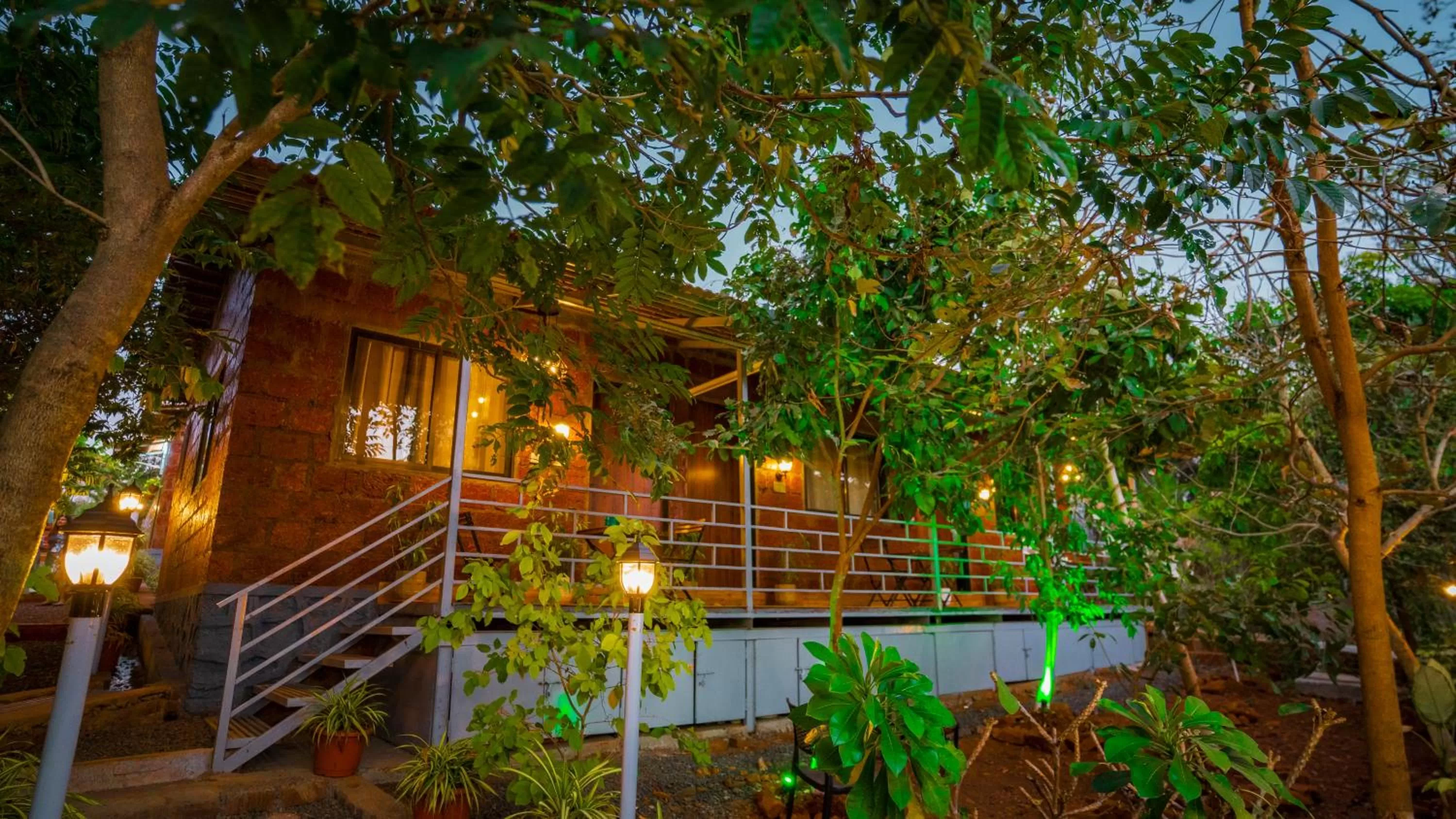 Property building in Saveda Farm & Cottages