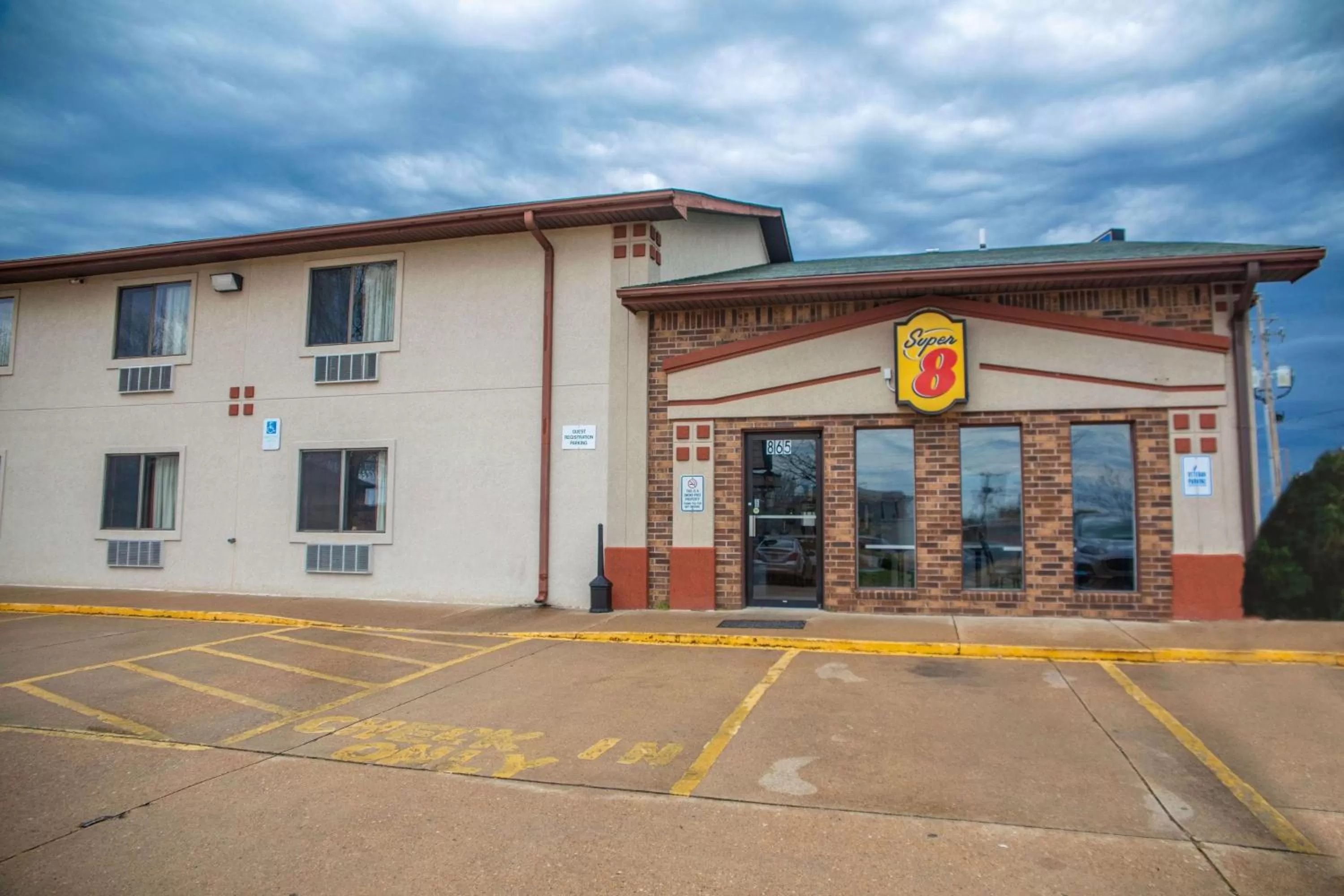 Property building in Super 8 by Wyndham Mountain Home