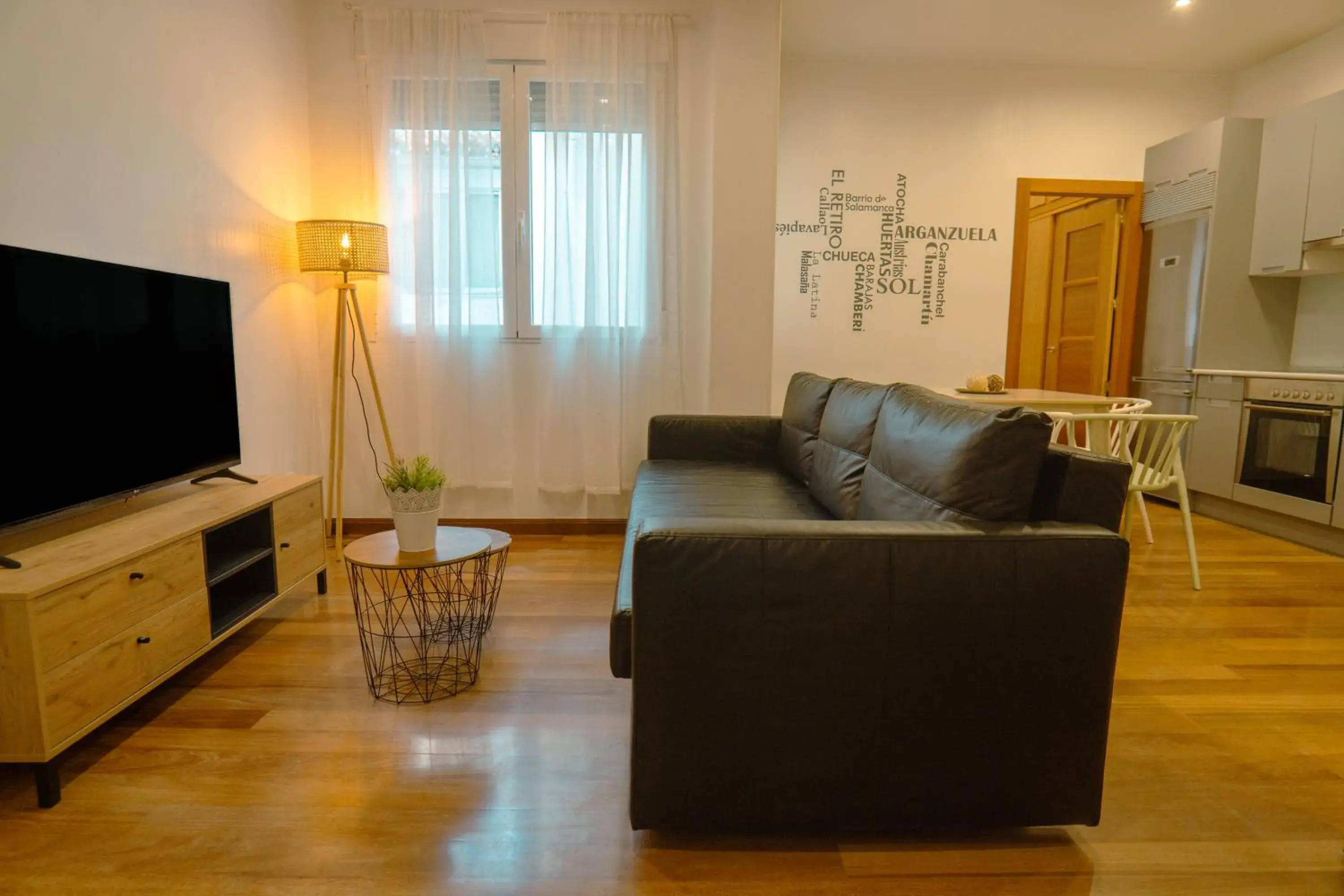 TV and multimedia, Seating Area in SmartRental Madrid Atocha