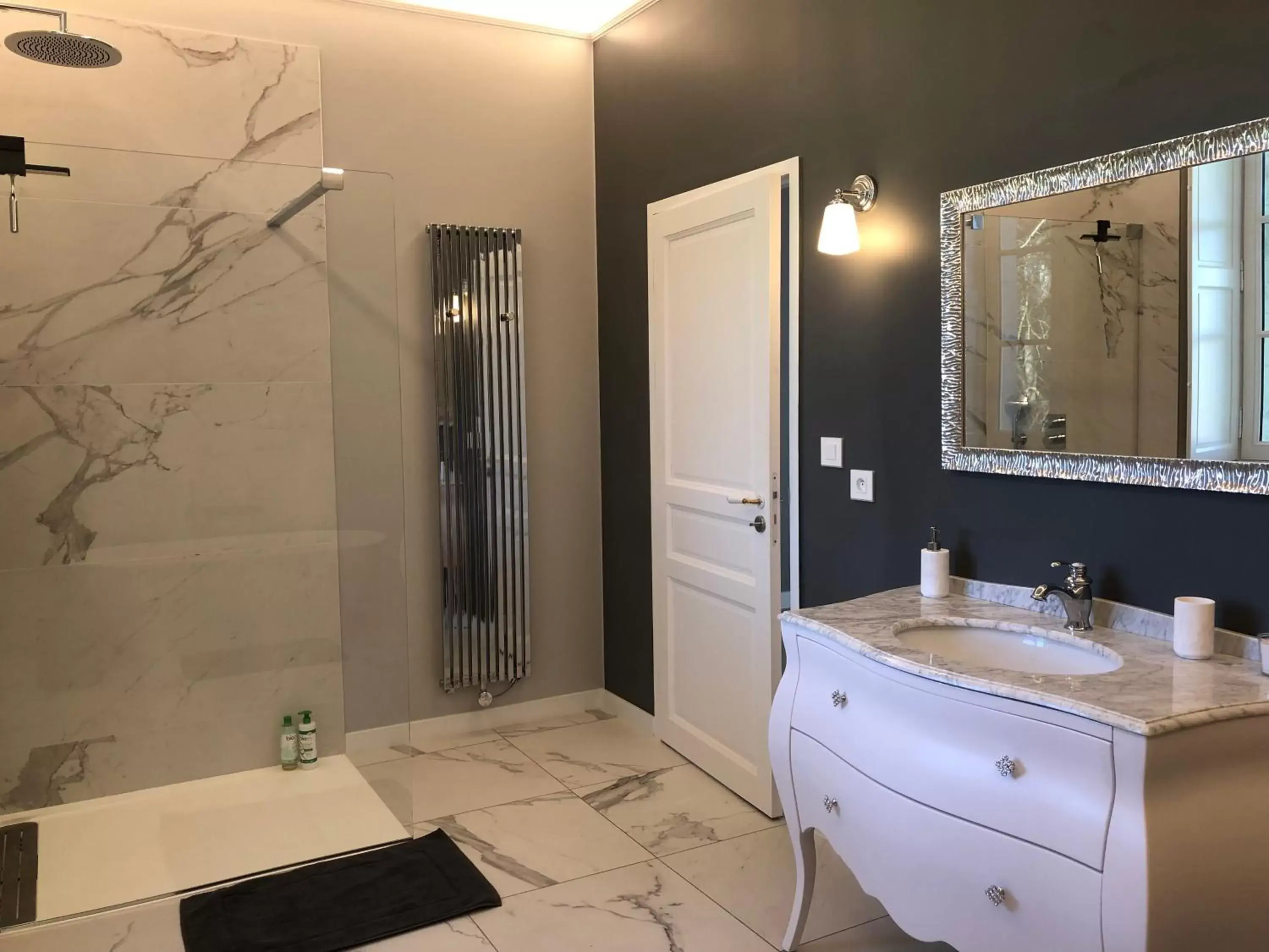 Shower, Bathroom in Domaine de La Mazure