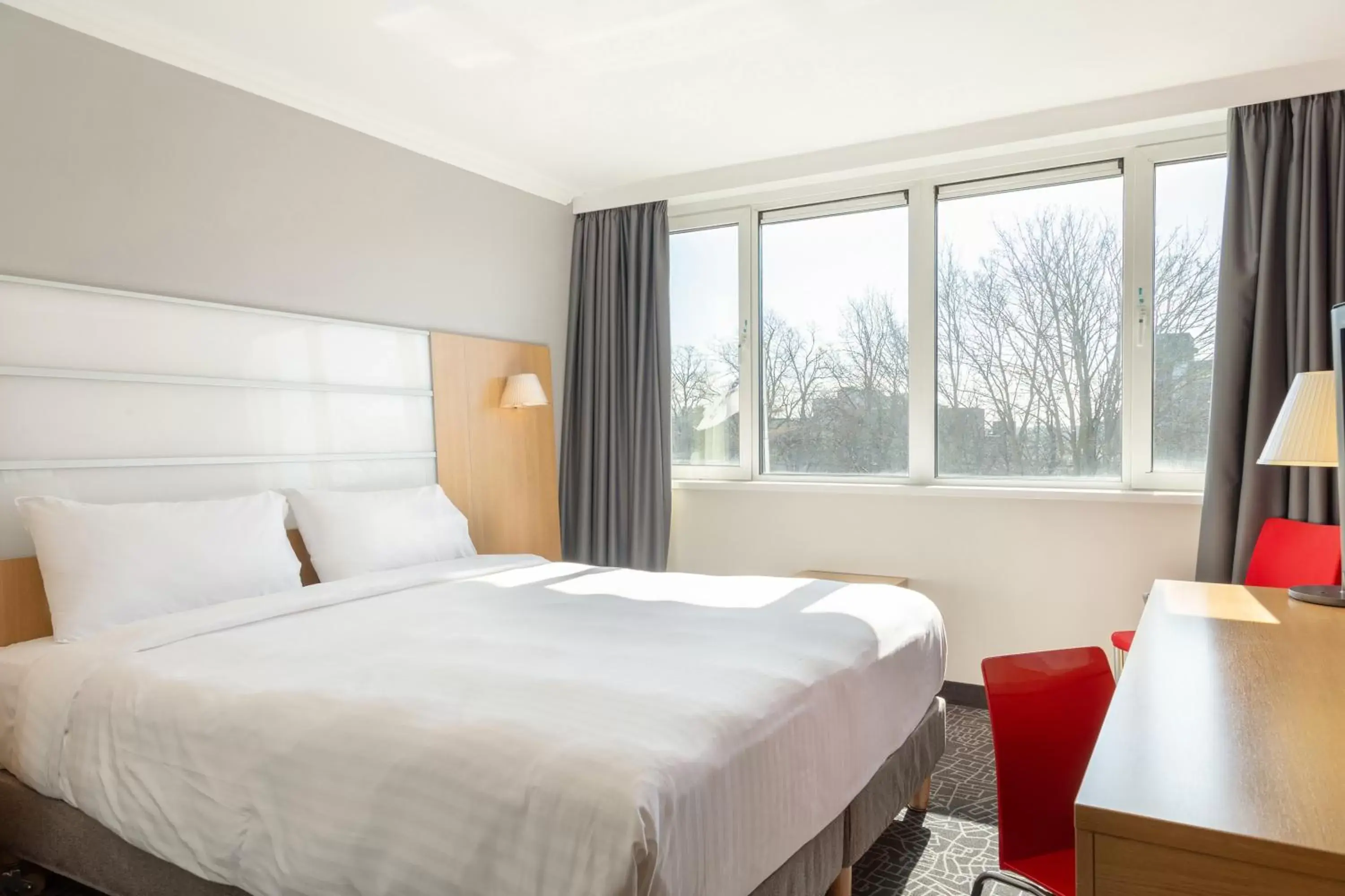 Bedroom, Bed in Northampton Town Centre Hotel by Accor