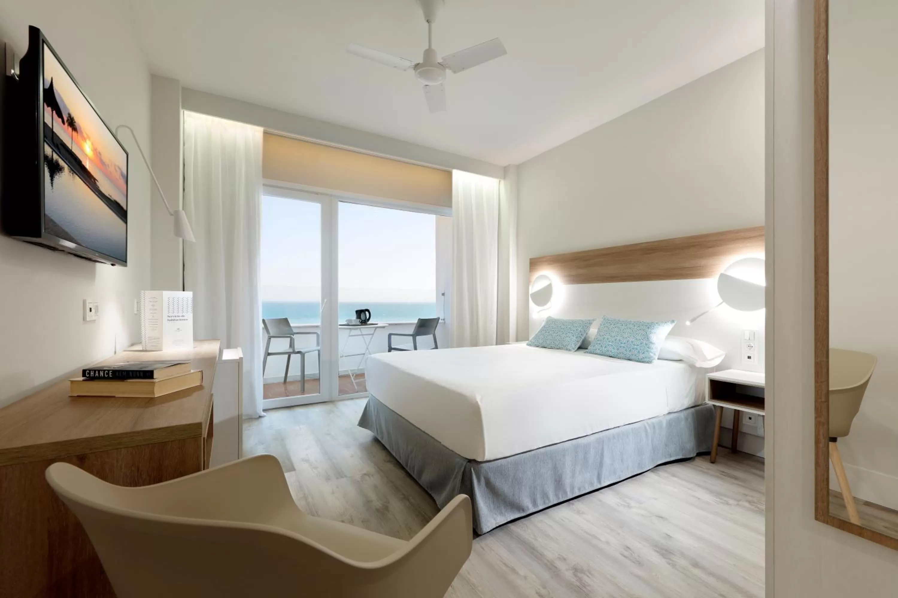 Bed in Hotel Benalma Costa del Sol