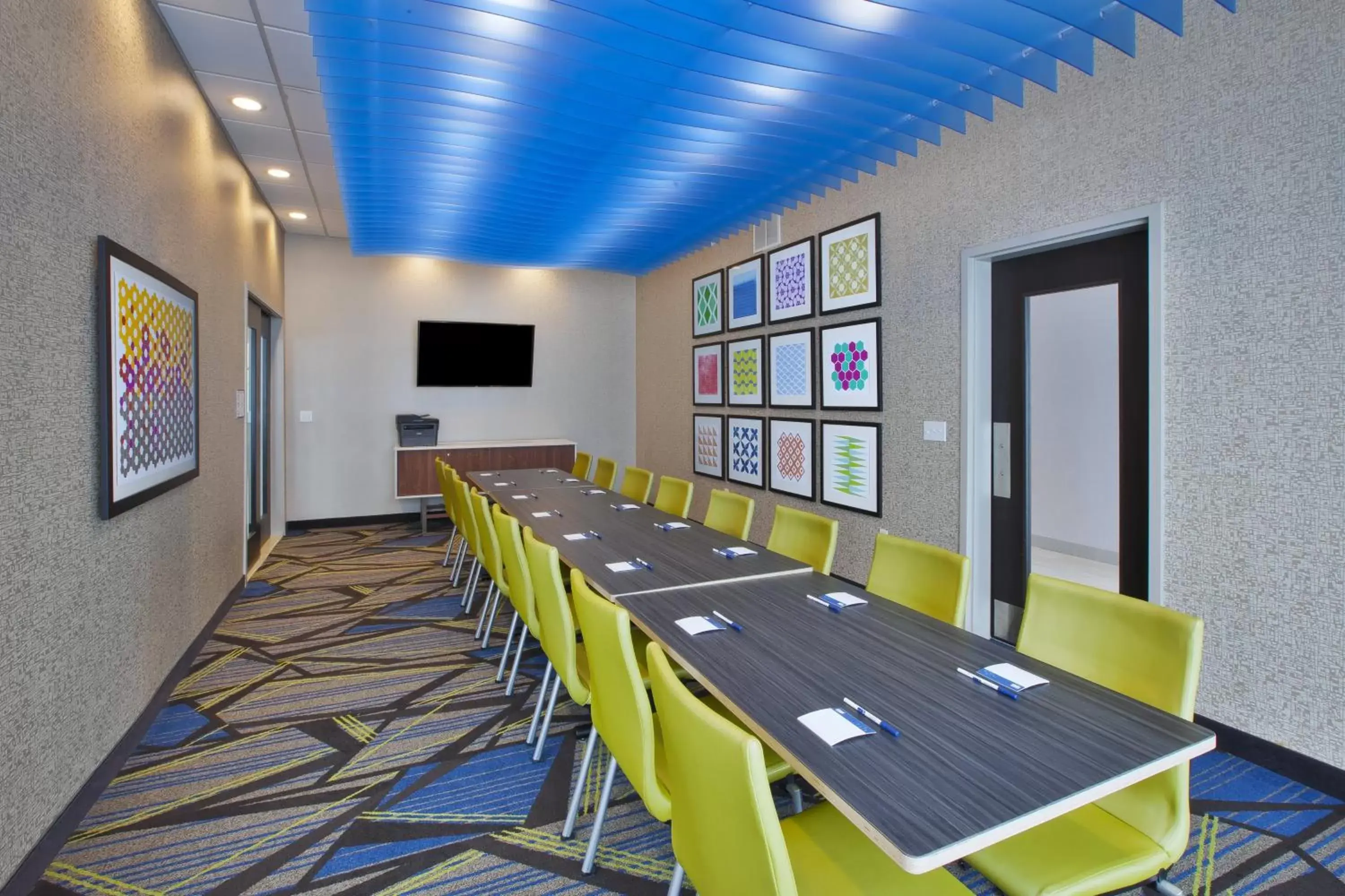 Meeting/conference room in Holiday Inn Express - Auburn Hills South, an IHG Hotel