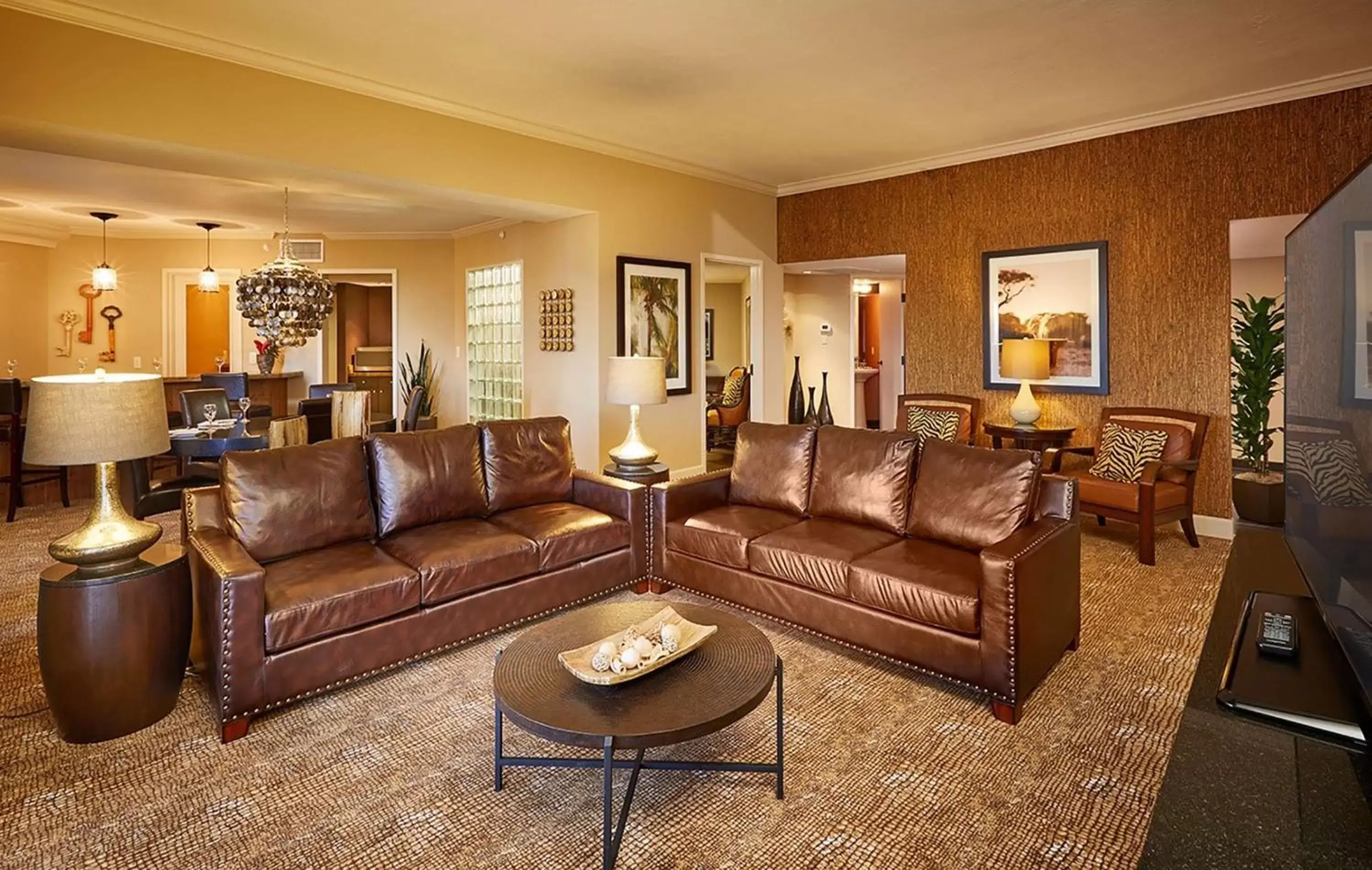Living room, Seating Area in Doubletree by Hilton Phoenix Mesa