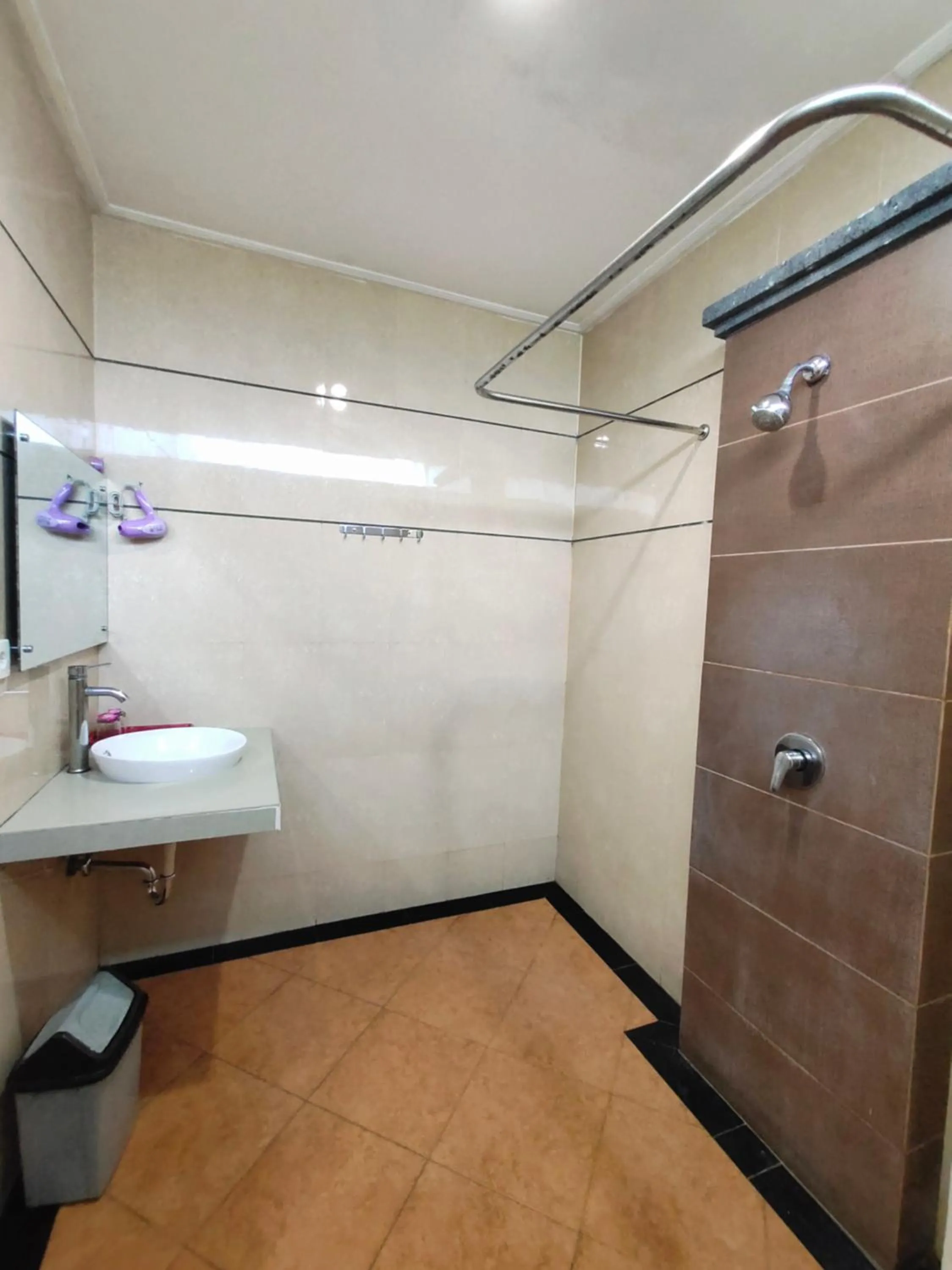 Bathroom in La Walon Hotel