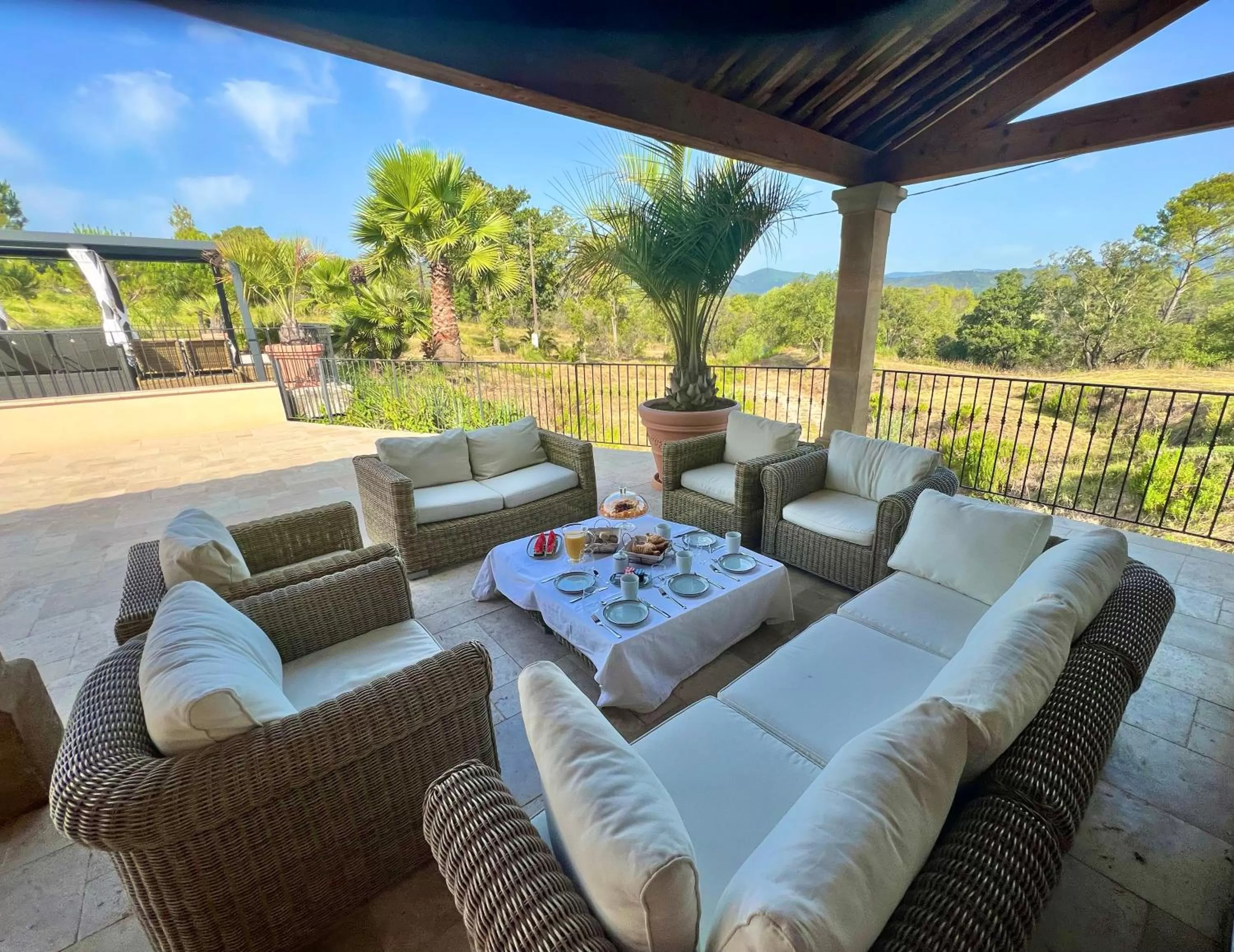 Natural landscape in Villa La Source 83 - room close to St Tropez