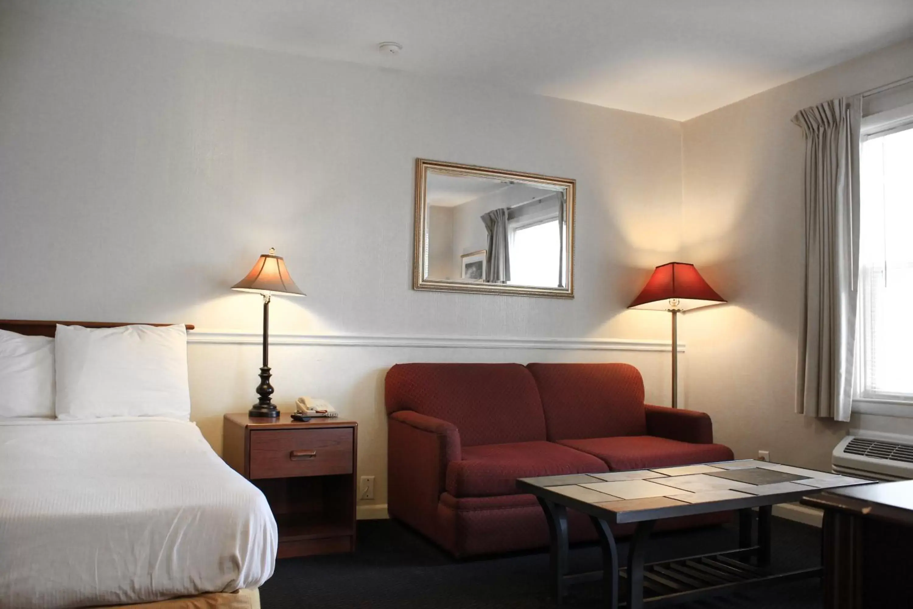 Bed in Alpine Inn & Suites Rockford Bed in Alpine Inn & Suites Rockford