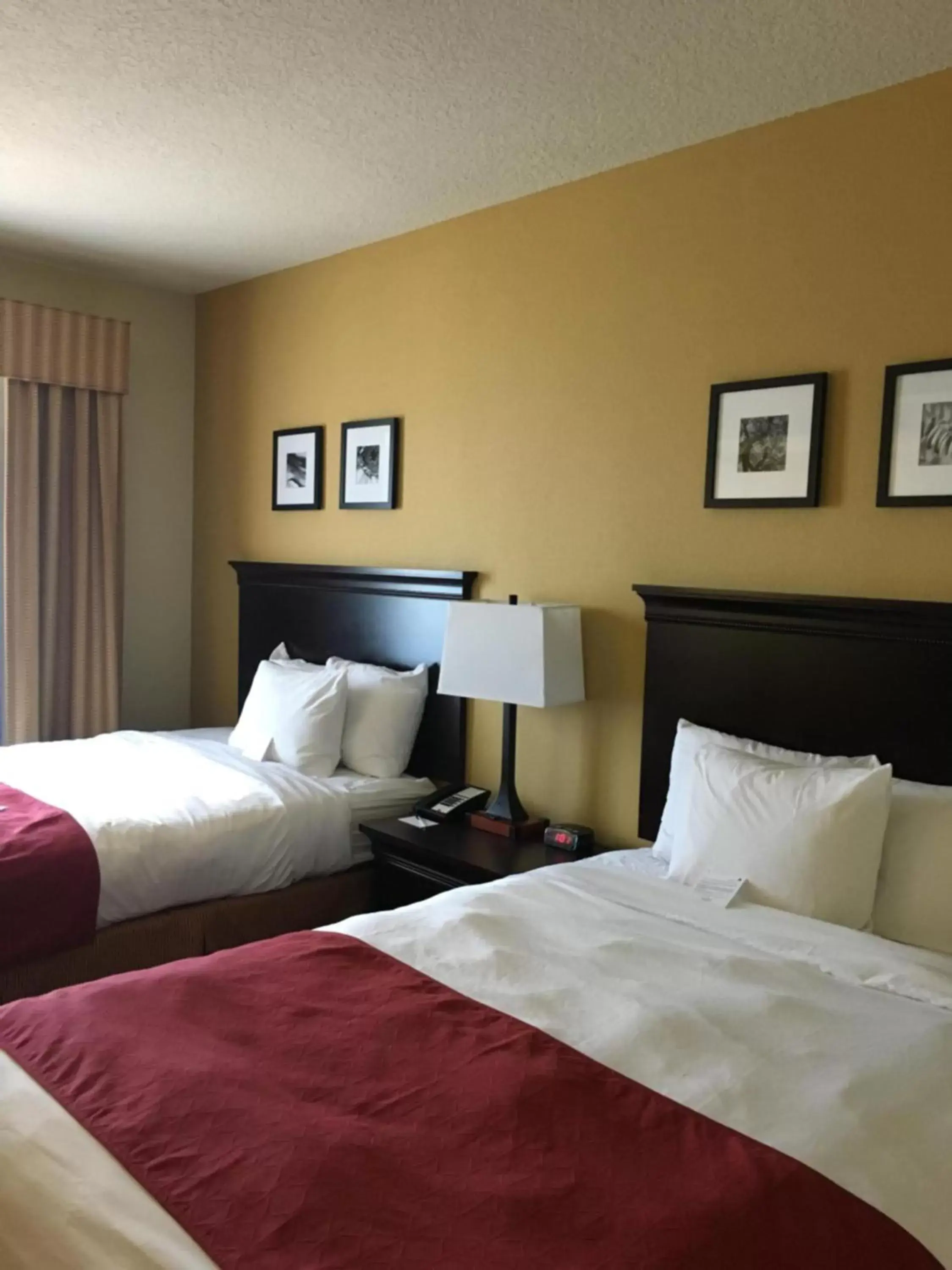 Queen Room with Two Queen Beds - Non-Smoking in Country Inn & Suites by Radisson, Port Orange-Daytona, FL