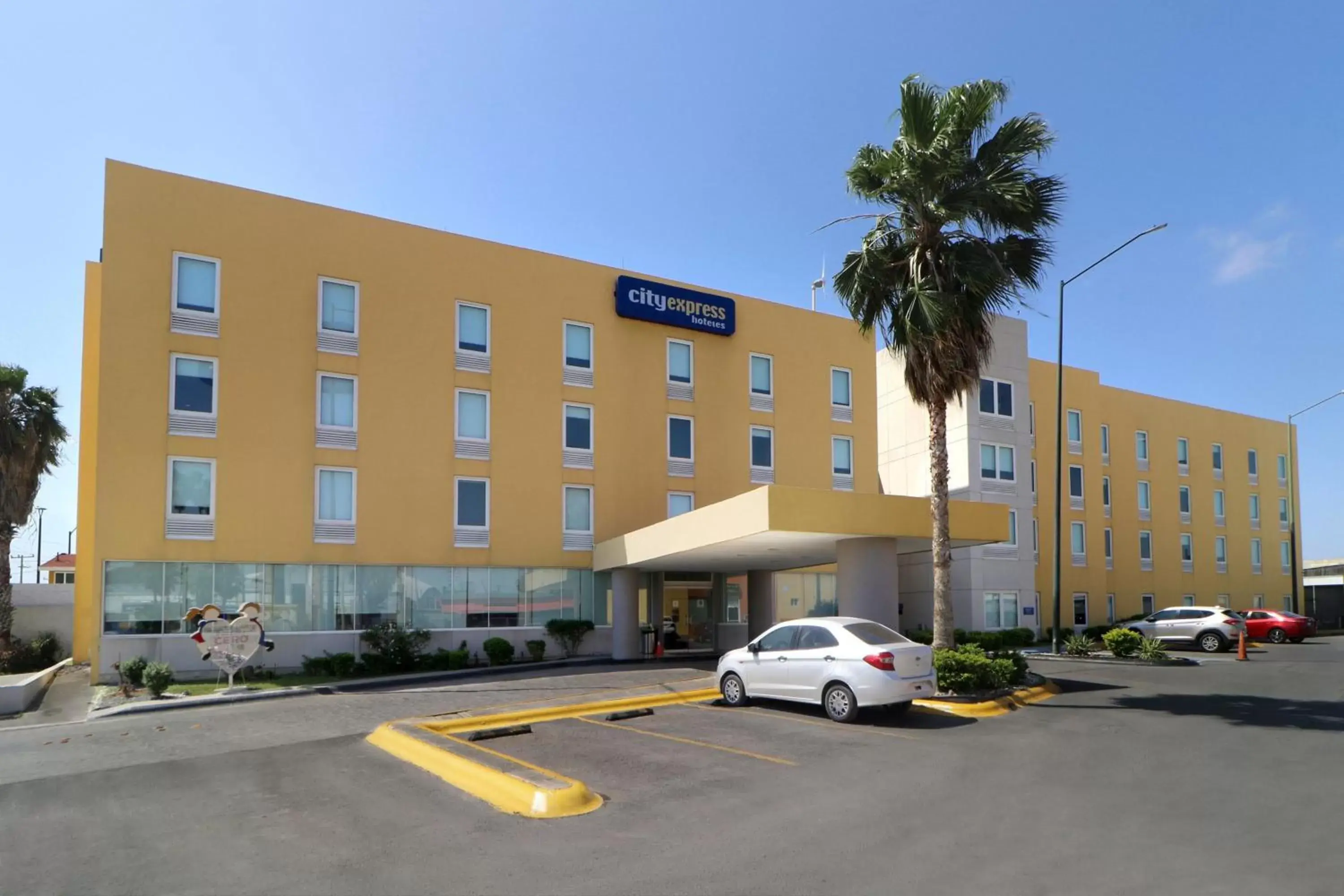 Property Building in City Express by Marriott Nuevo Laredo