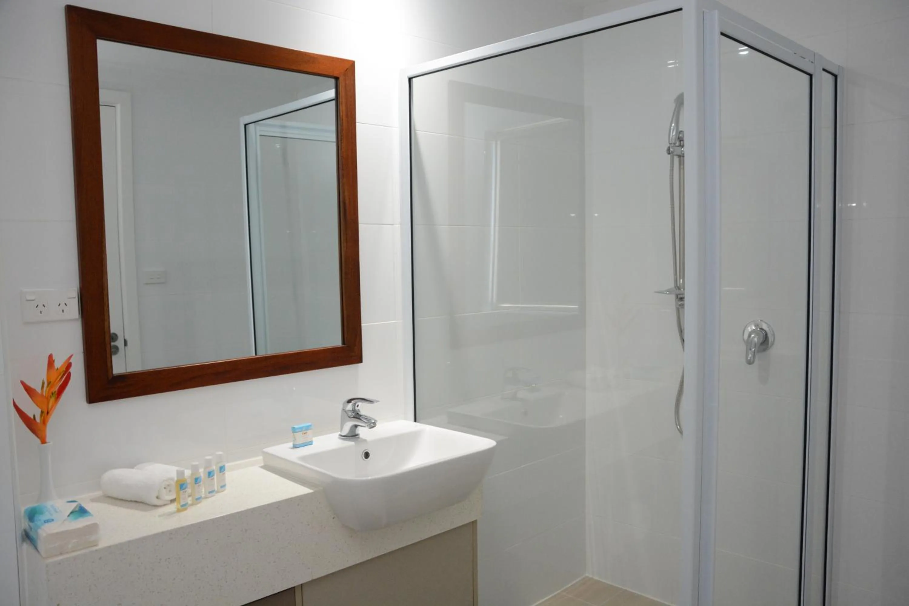 Bathroom in Ratsun Nadi Airport Apartment Hotel