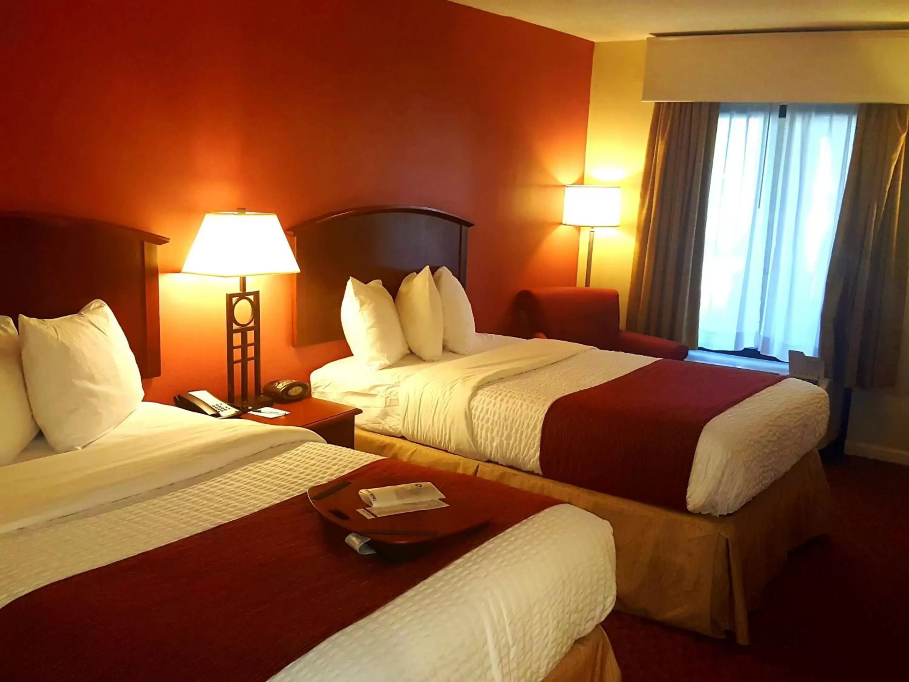 Photo of the whole room, Bed in Best Western Hickory