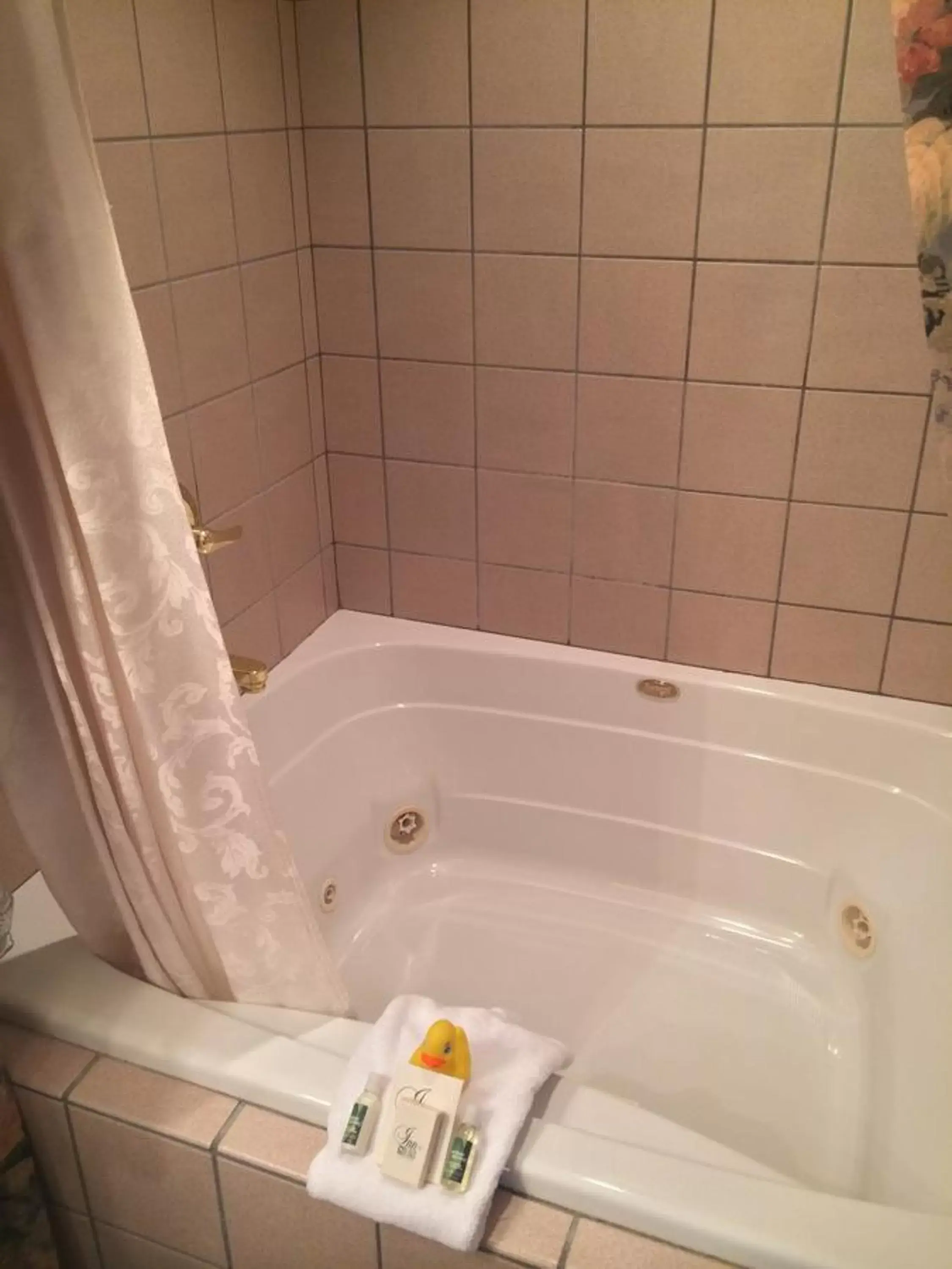 Shower, Bathroom in Inn at 835 Boutique Hotel