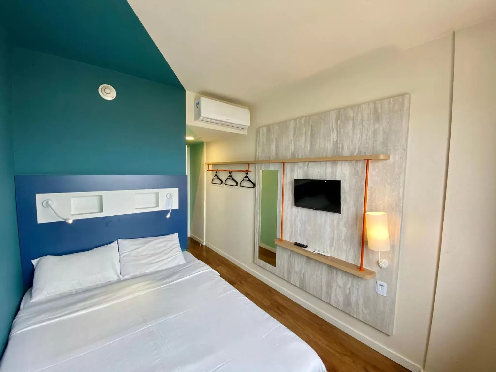 Bedroom, Bed in ibis budget Itaperuna