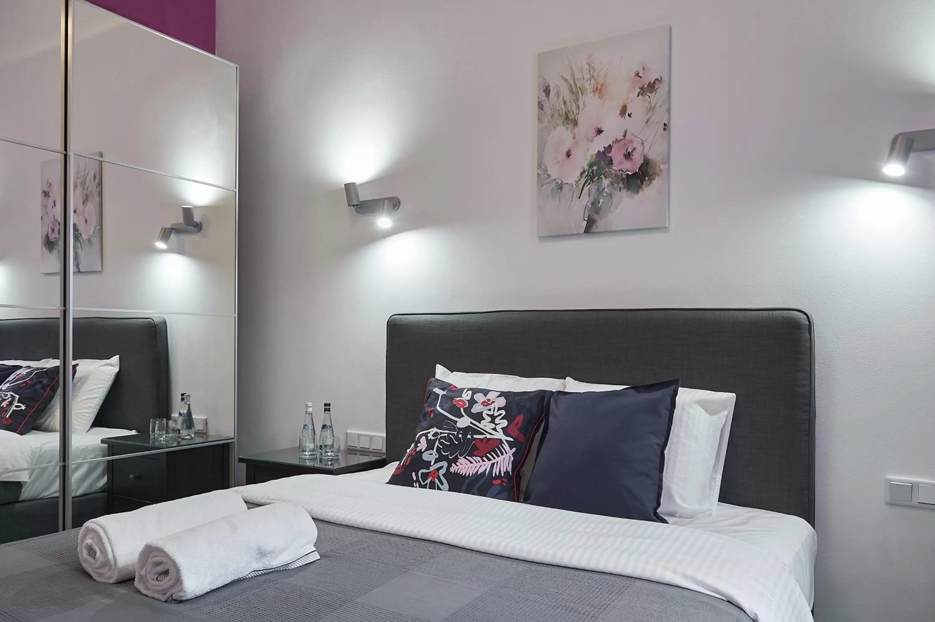 Photo of the whole room, Bed in 7 HEAVEN Elegant Rooms KRAKÓW Old Town