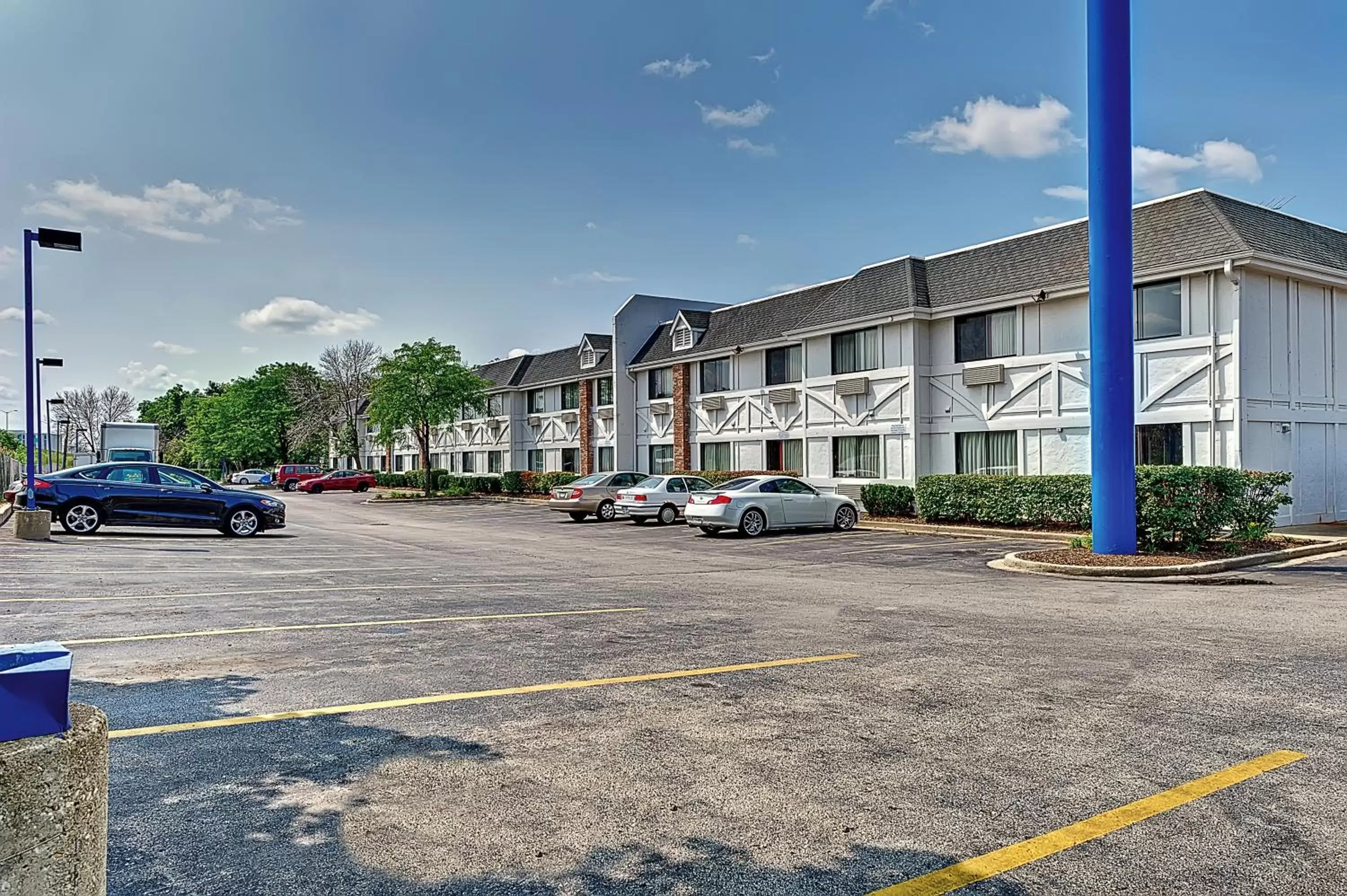 Property Building in Motel 6-Glenview, IL - Chicago North