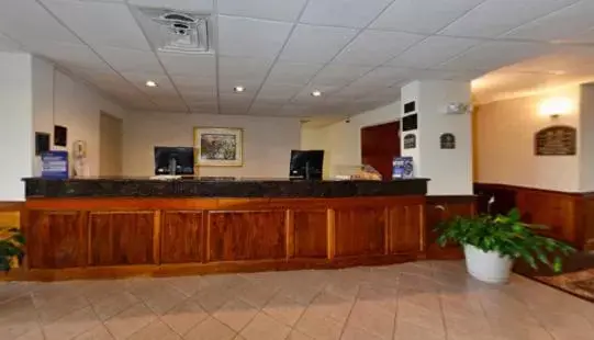 Lobby/Reception in Baymont by Wyndham Madisonville