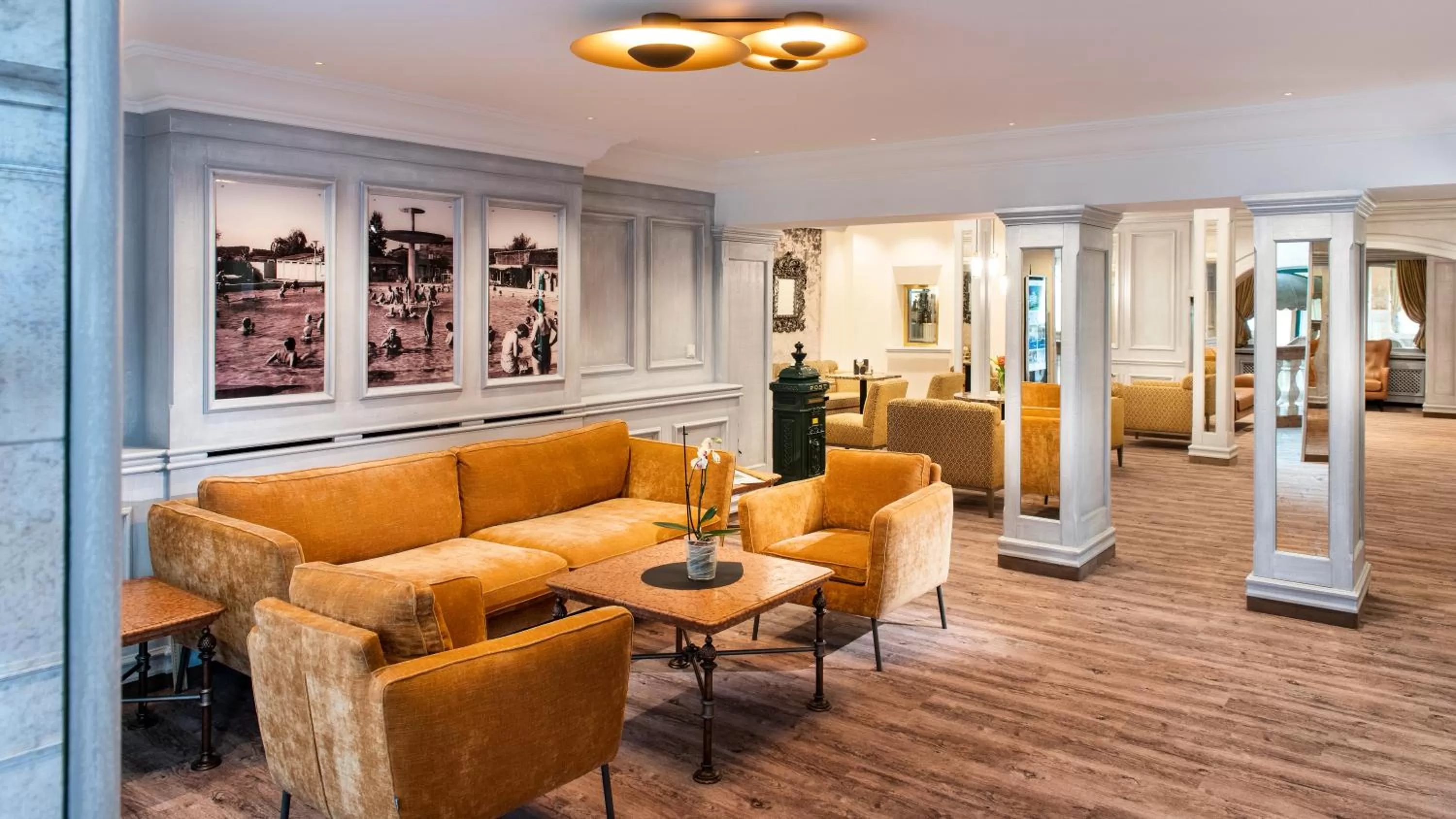 Lobby or reception in Parkhotel