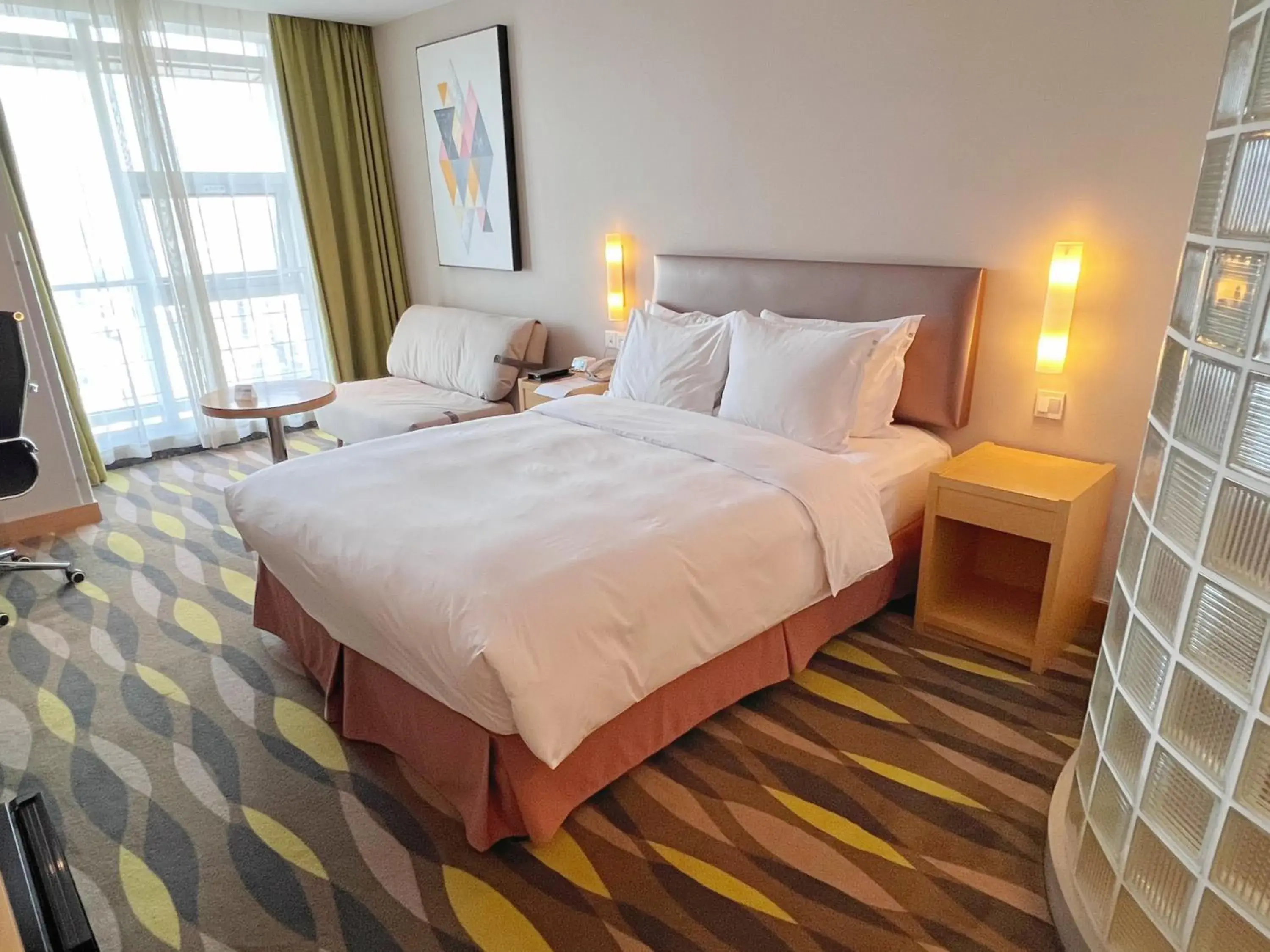 Photo of the whole room, Bed in Holiday Inn Express Changzhou Lanling, an IHG Hotel