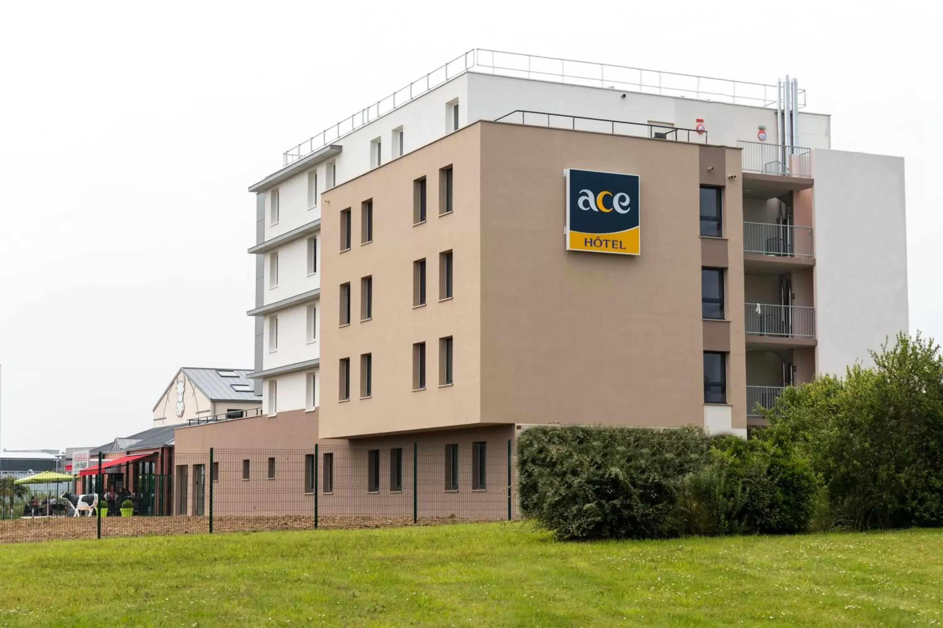 Facade/entrance, Property Building in Ace Hôtel Caen Nord Mémorial