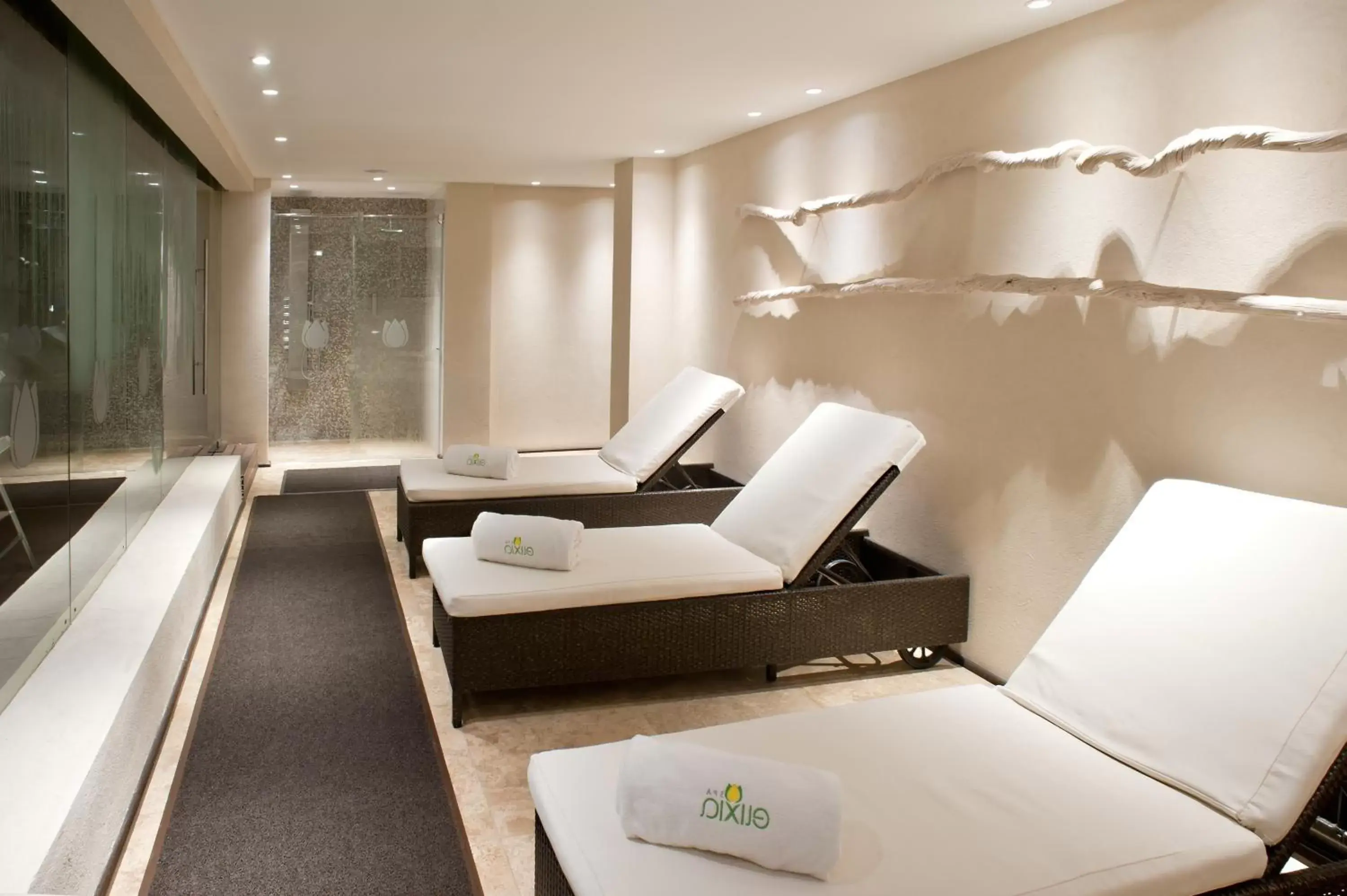 Spa and wellness centre/facilities in Casa Dann Carlton Hotel & SPA