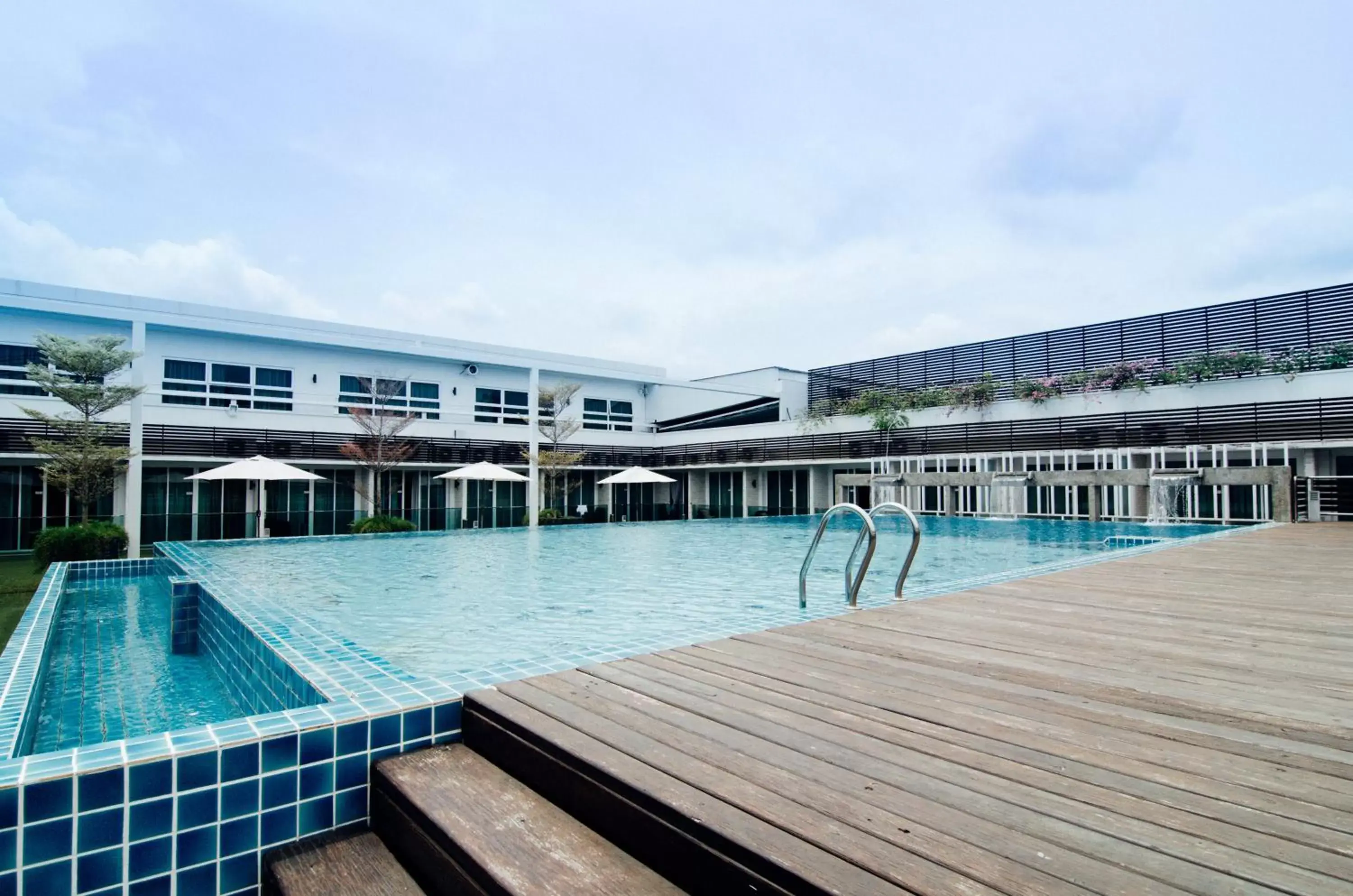 Swimming Pool in Hotel Sfera