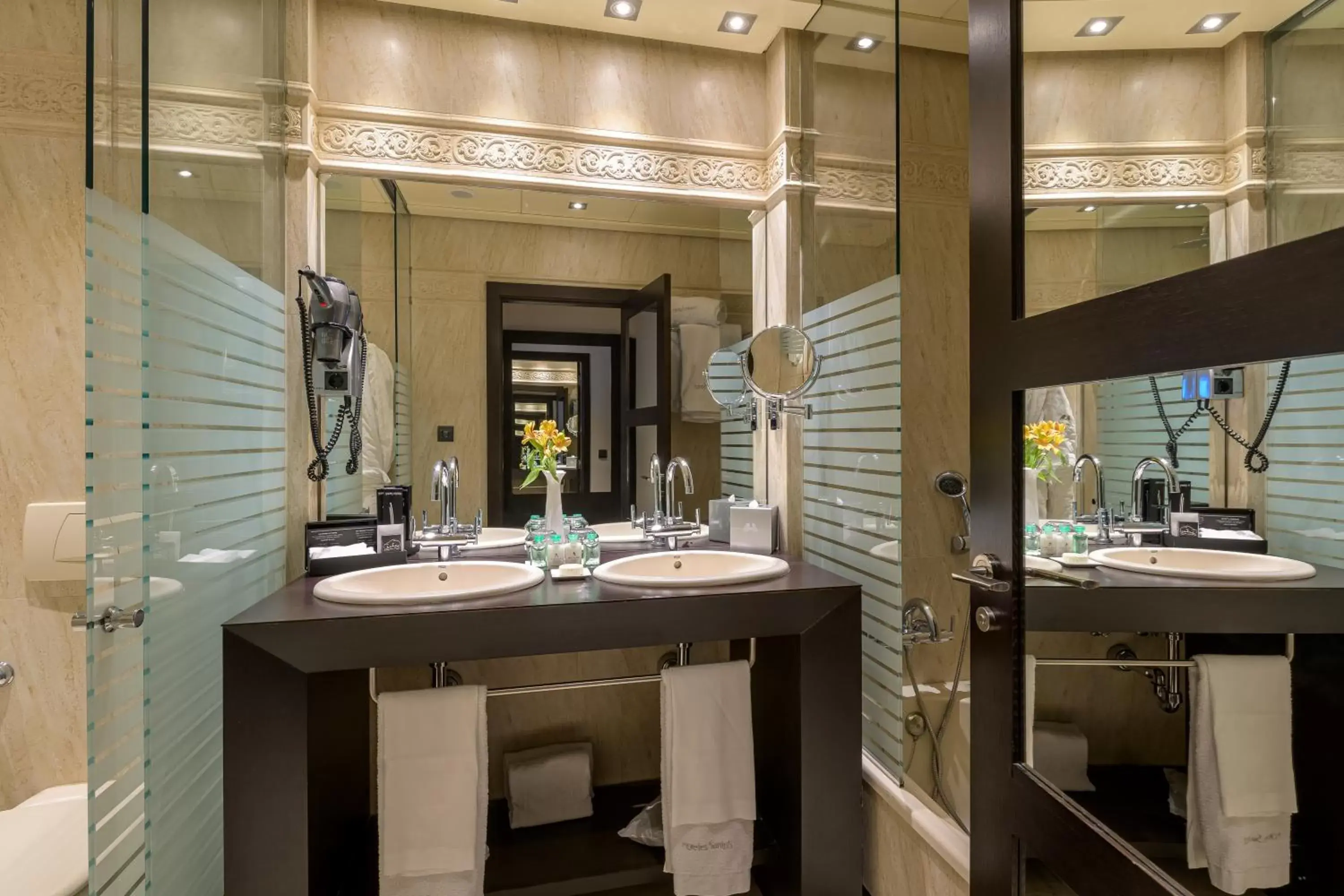 Decorative detail, Bathroom in Las Arenas Balneario Resort