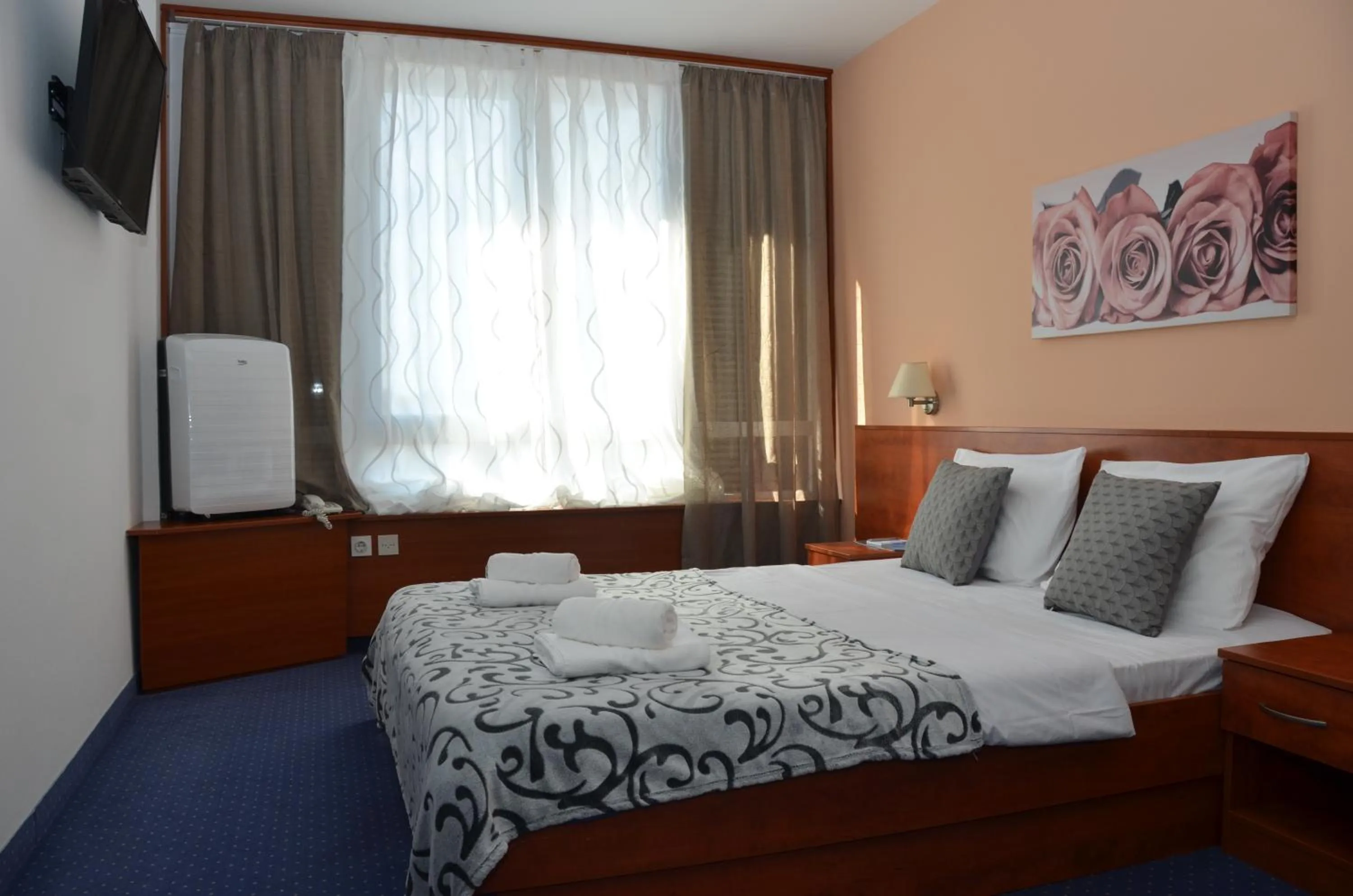 Photo of the whole room in Liberty S Hotel