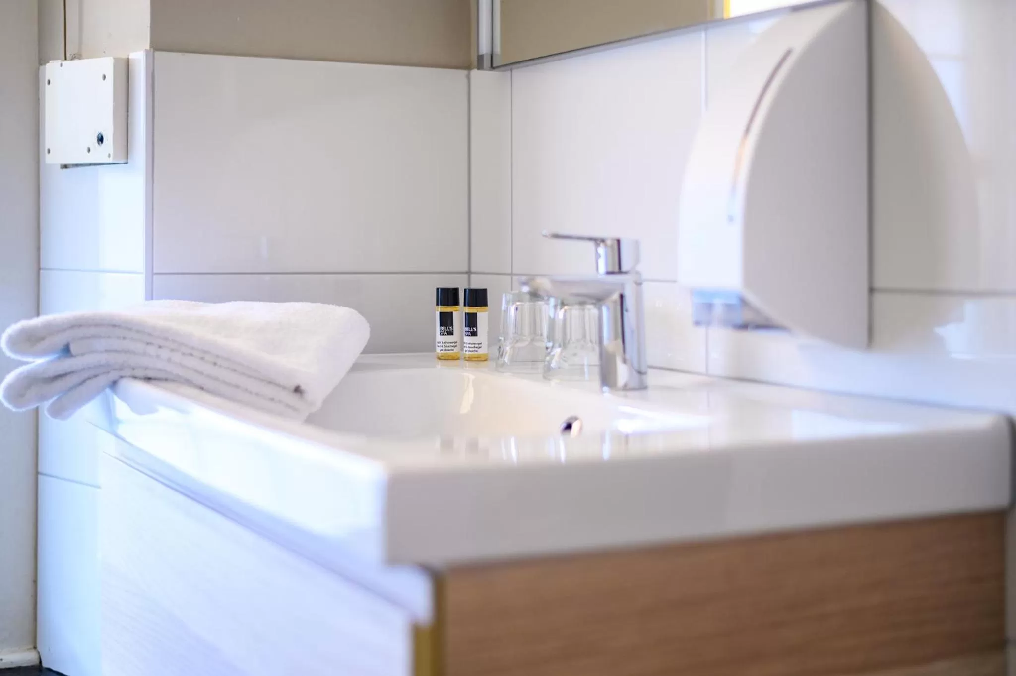 Bathroom, Bed in De Pastorie Bed & Breakfast