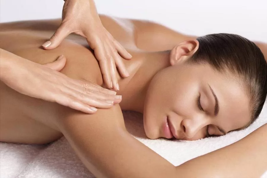 Massage in Hotel Alcázar de la Reina