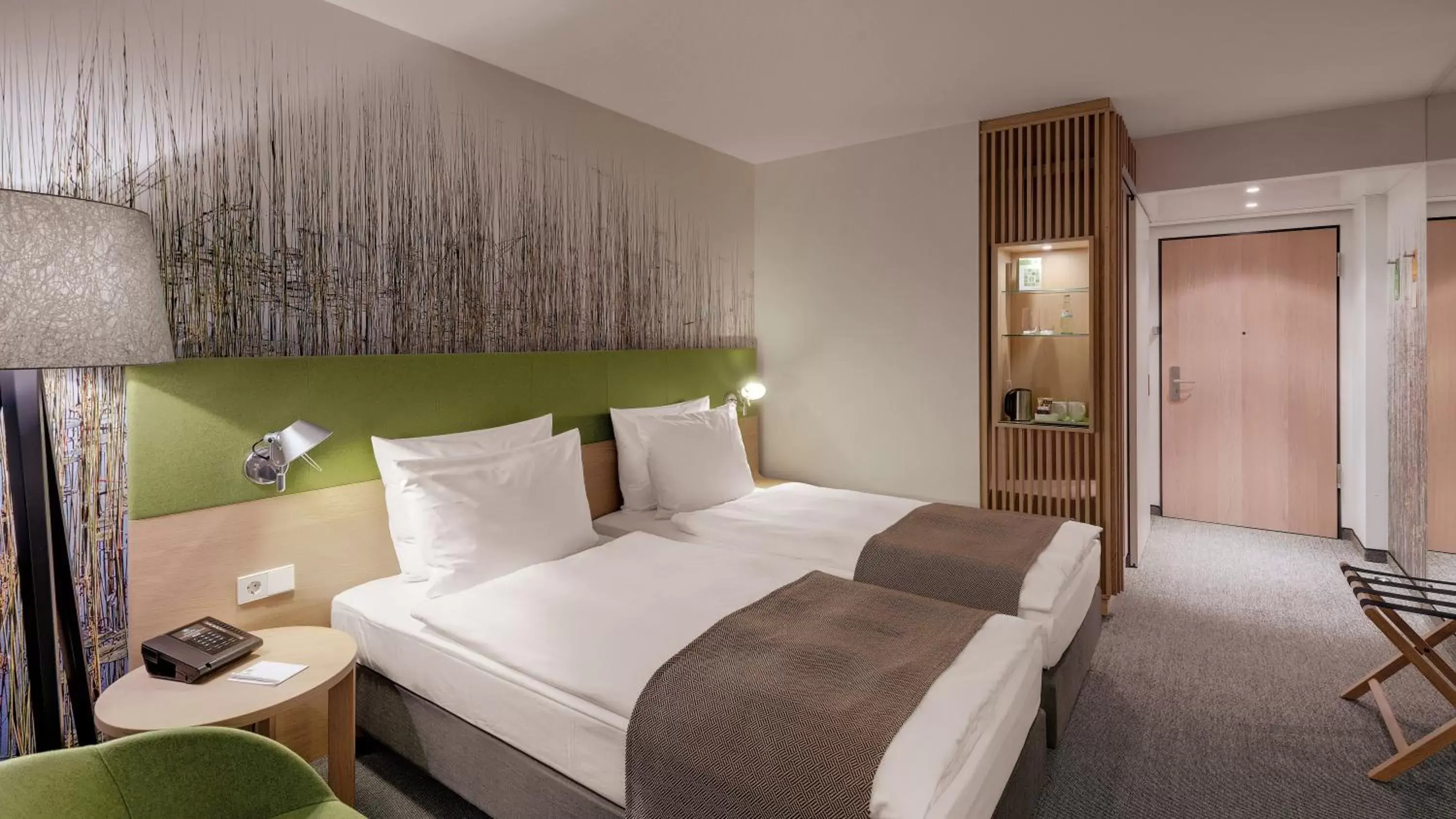 Photo of the whole room, Bed in Holiday Inn Frankfurt - Alte Oper, an IHG Hotel