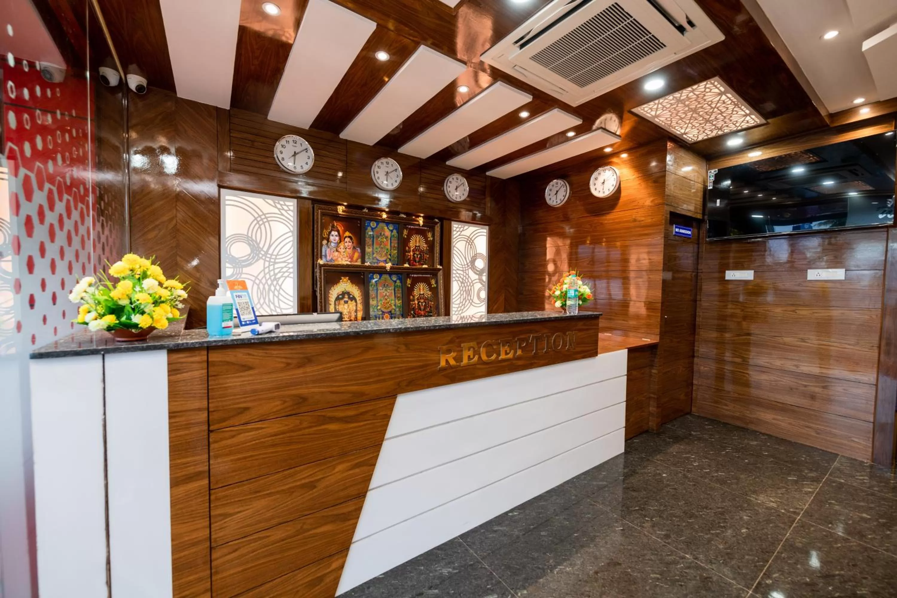 Lobby or reception in KK Comforts