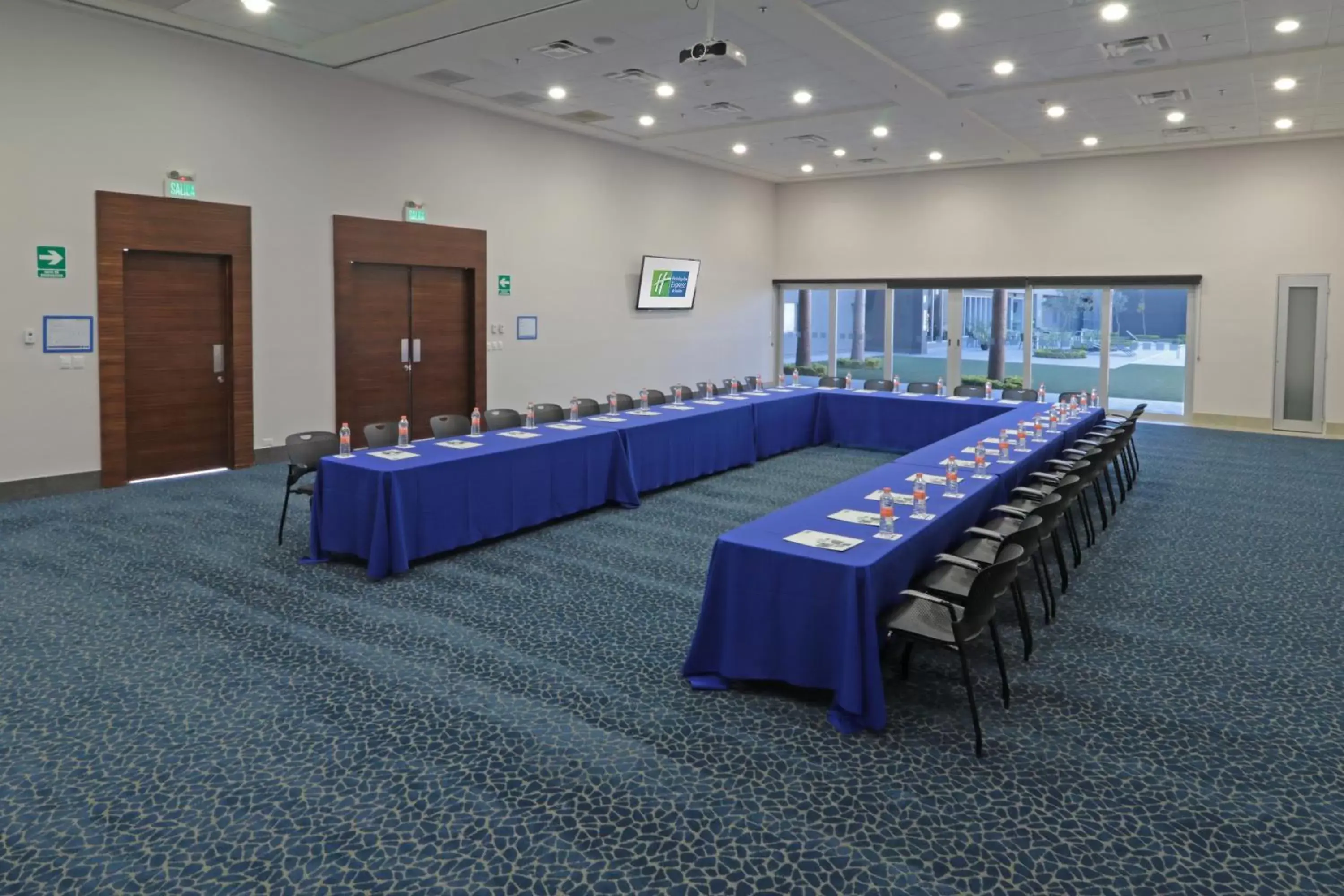 Meeting/conference room in Holiday Inn Express Hotel & Suites Hermosillo, an IHG Hotel