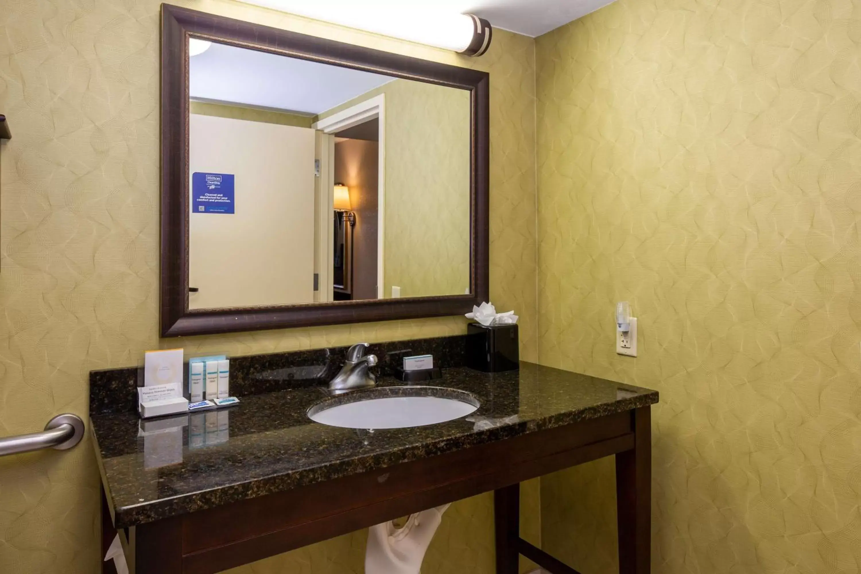 Bathroom in Hampton Inn Winston-Salem Hanes Mall