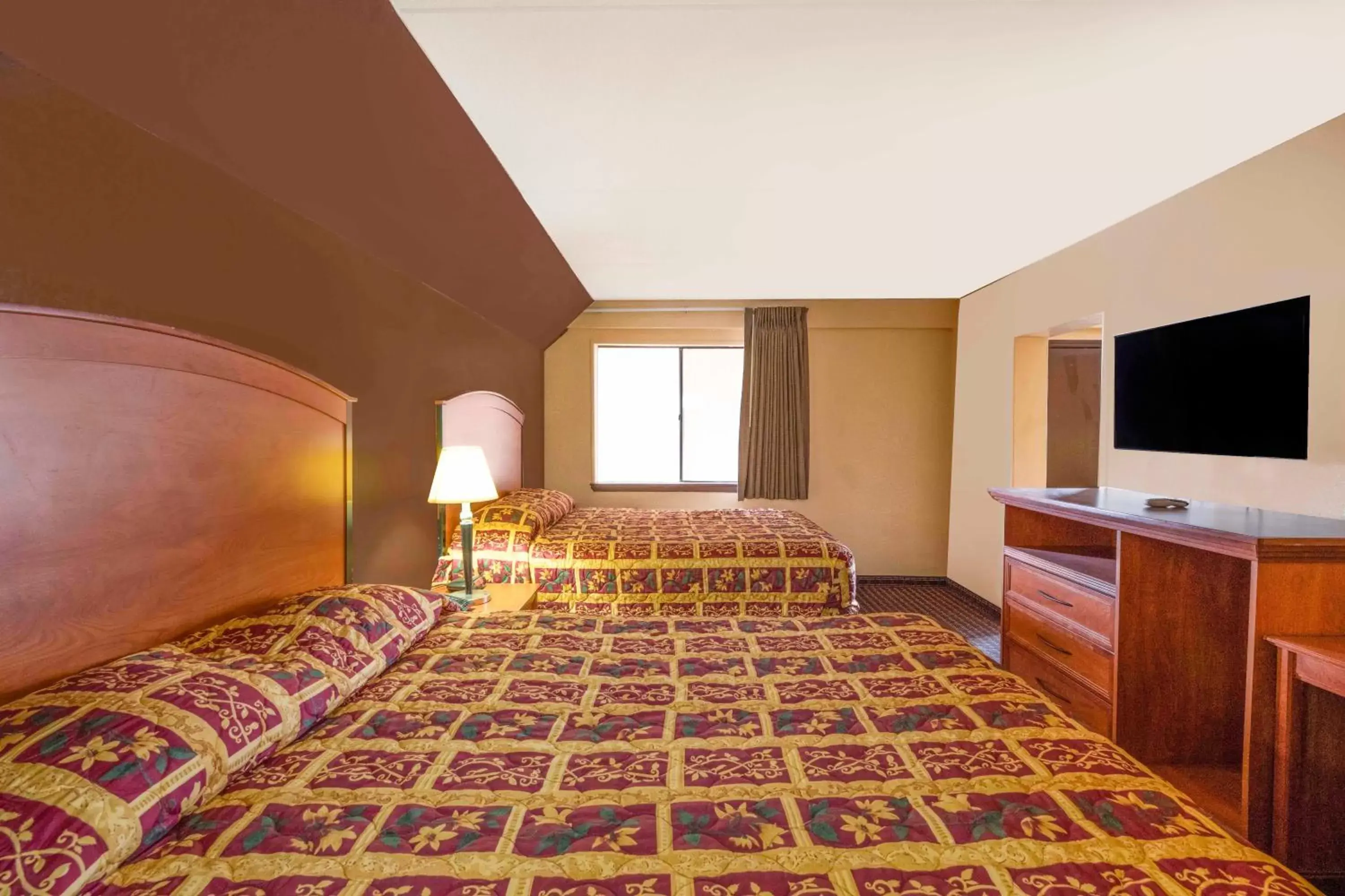 Bedroom, Bed in Oyo Hotel Odessa TX, East Business 20