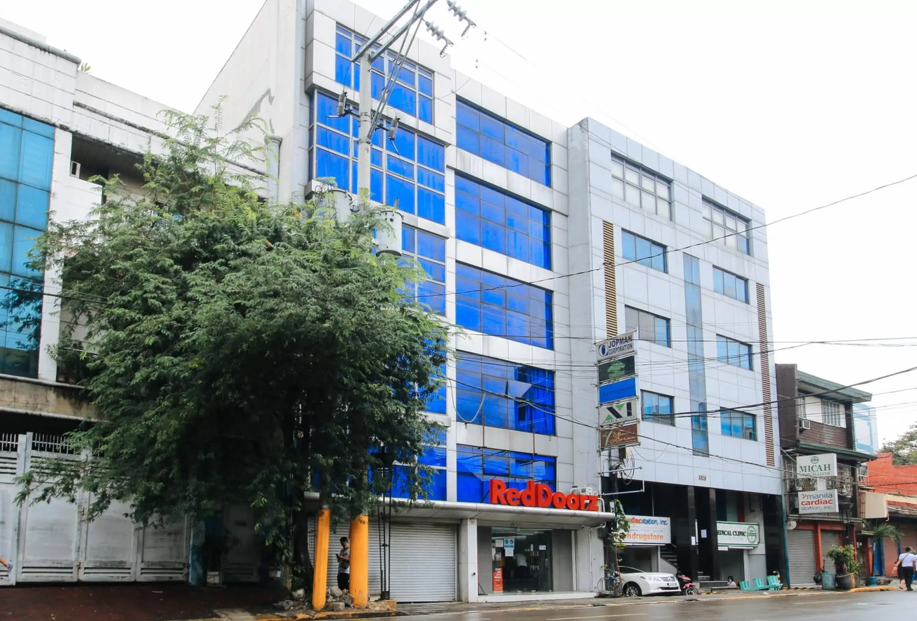 Property building in RedDoorz Plus @ San Marcelino Malate Property building in RedDoorz Plus @ San Marcelino Malate