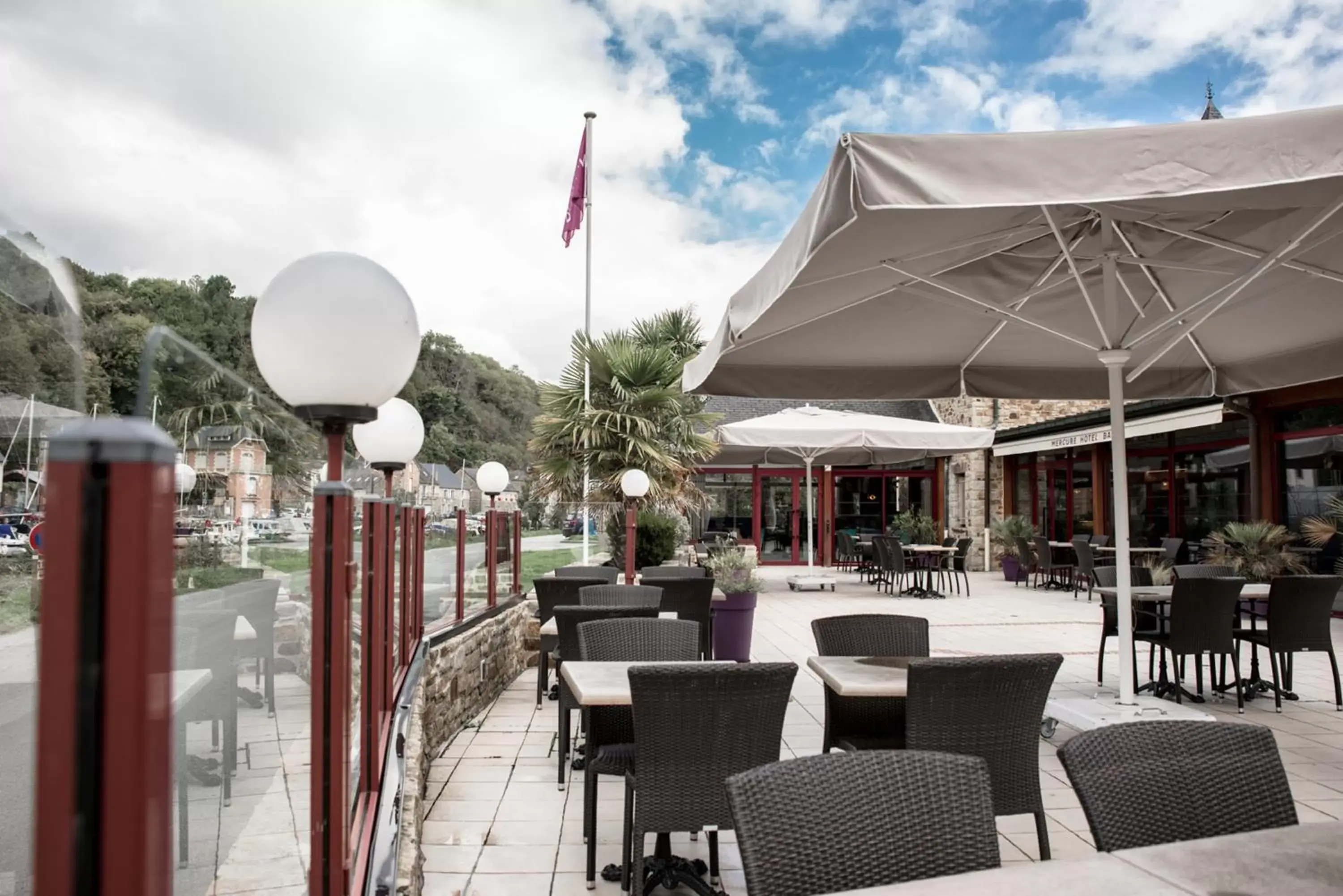 Patio in Mercure Dinan Port Le Jerzual