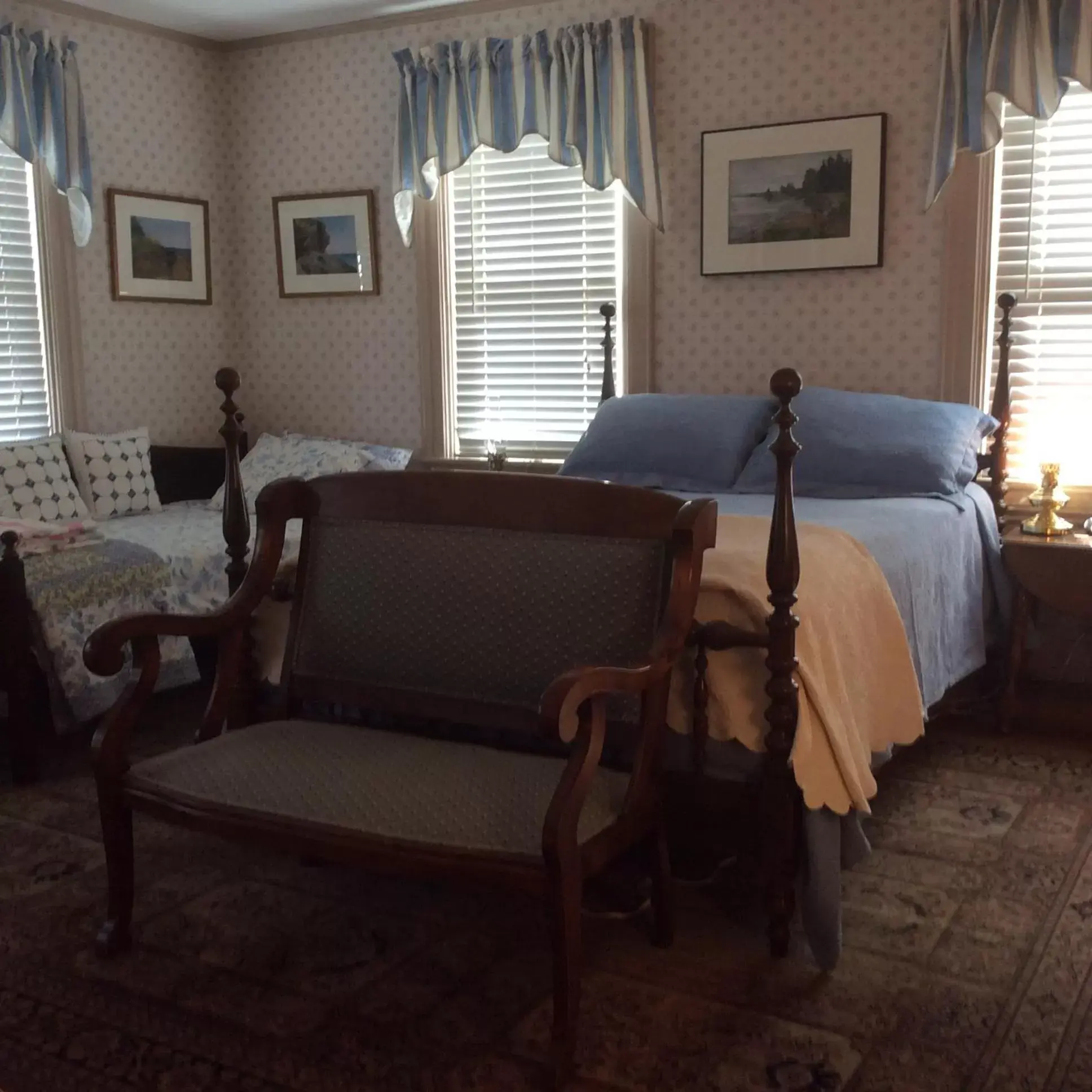Photo of the whole room, Bed in Clary Lake Bed and Breakfast