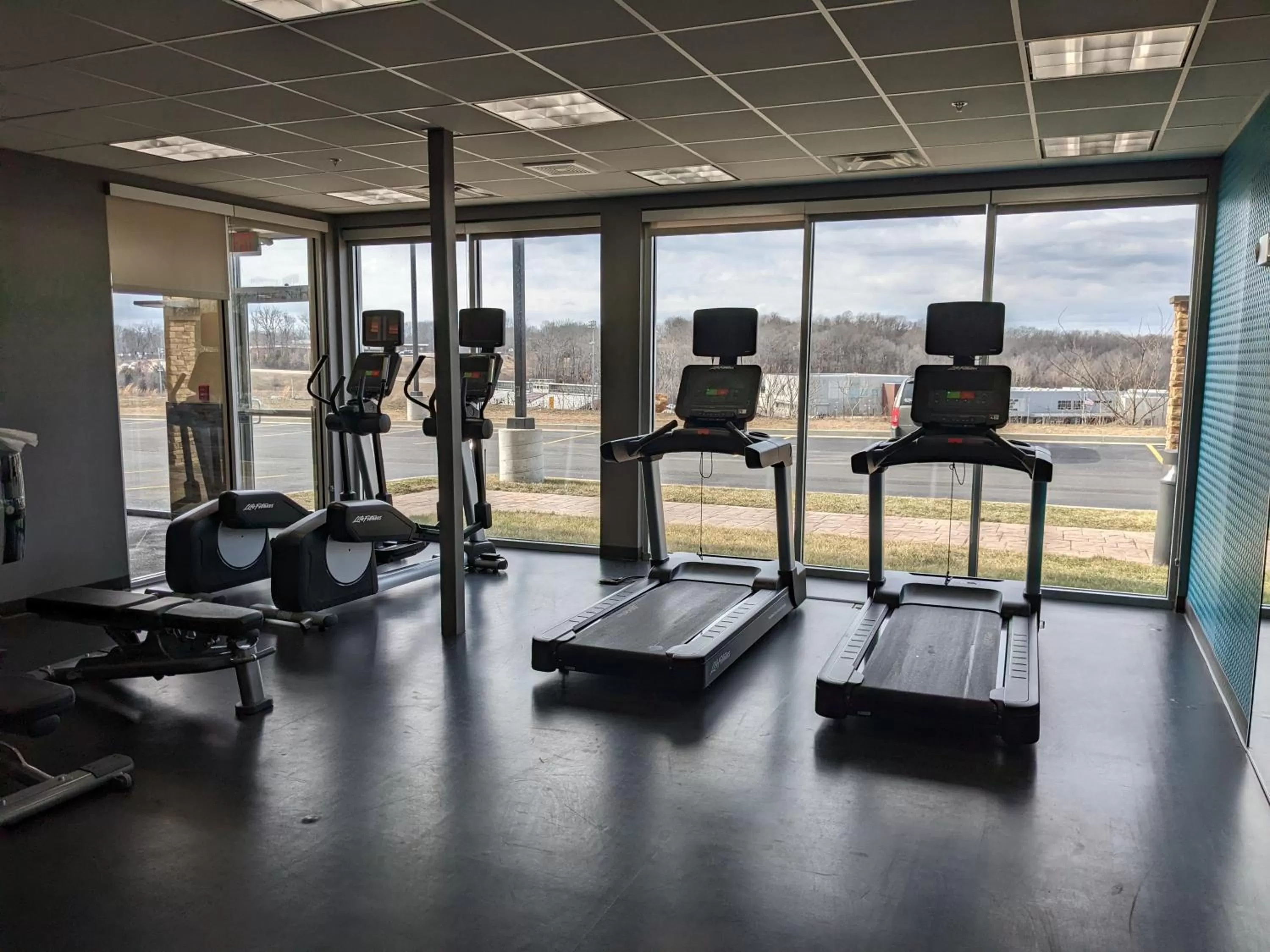 Fitness centre/facilities in Fairfield Inn & Suites by Marriott Poplar Bluff