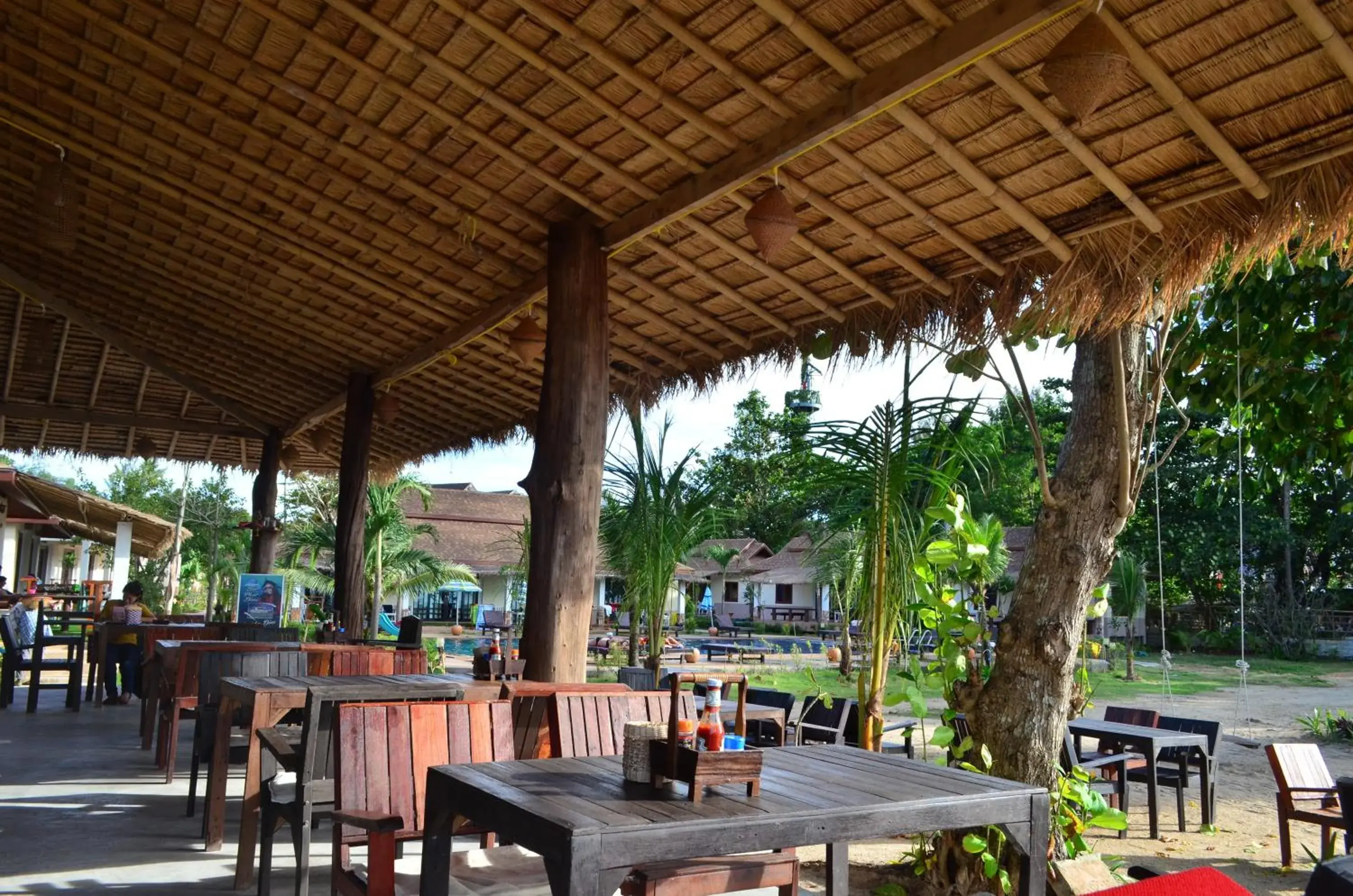 Day, Restaurant/Places to Eat in Banana Beach Resort