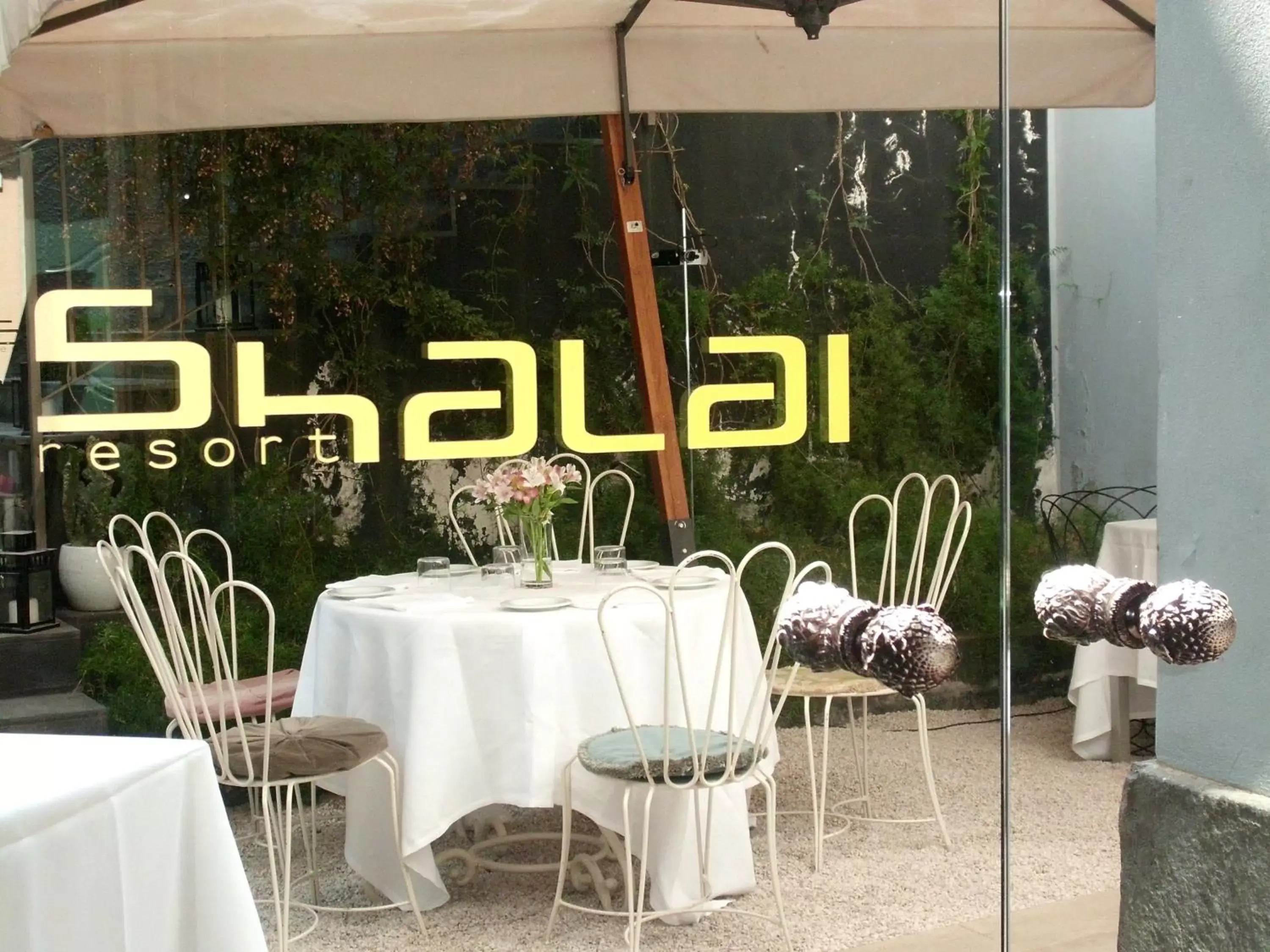 Restaurant/places to eat in Shalai