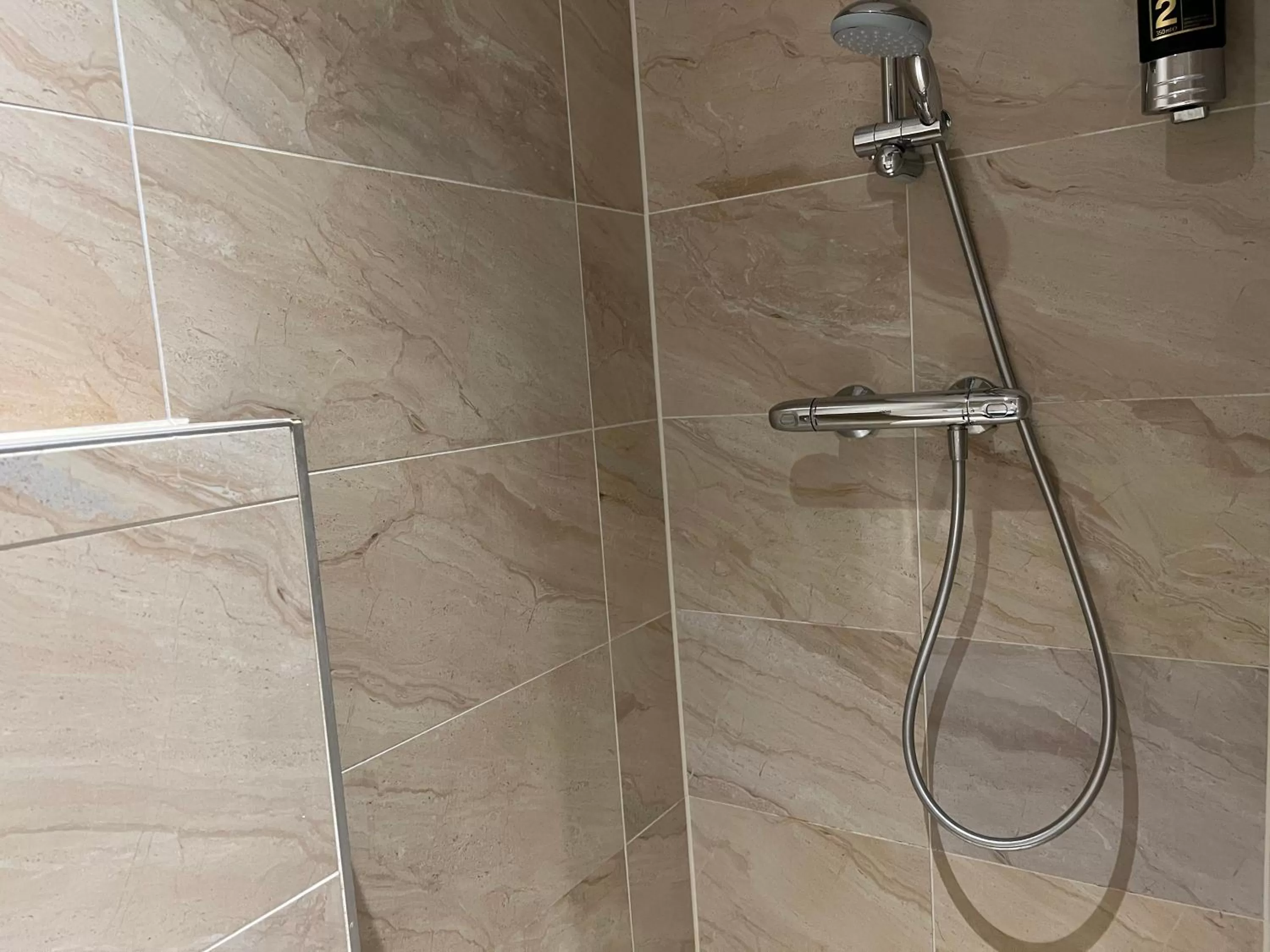 Bathroom in Blossoms City Hotel