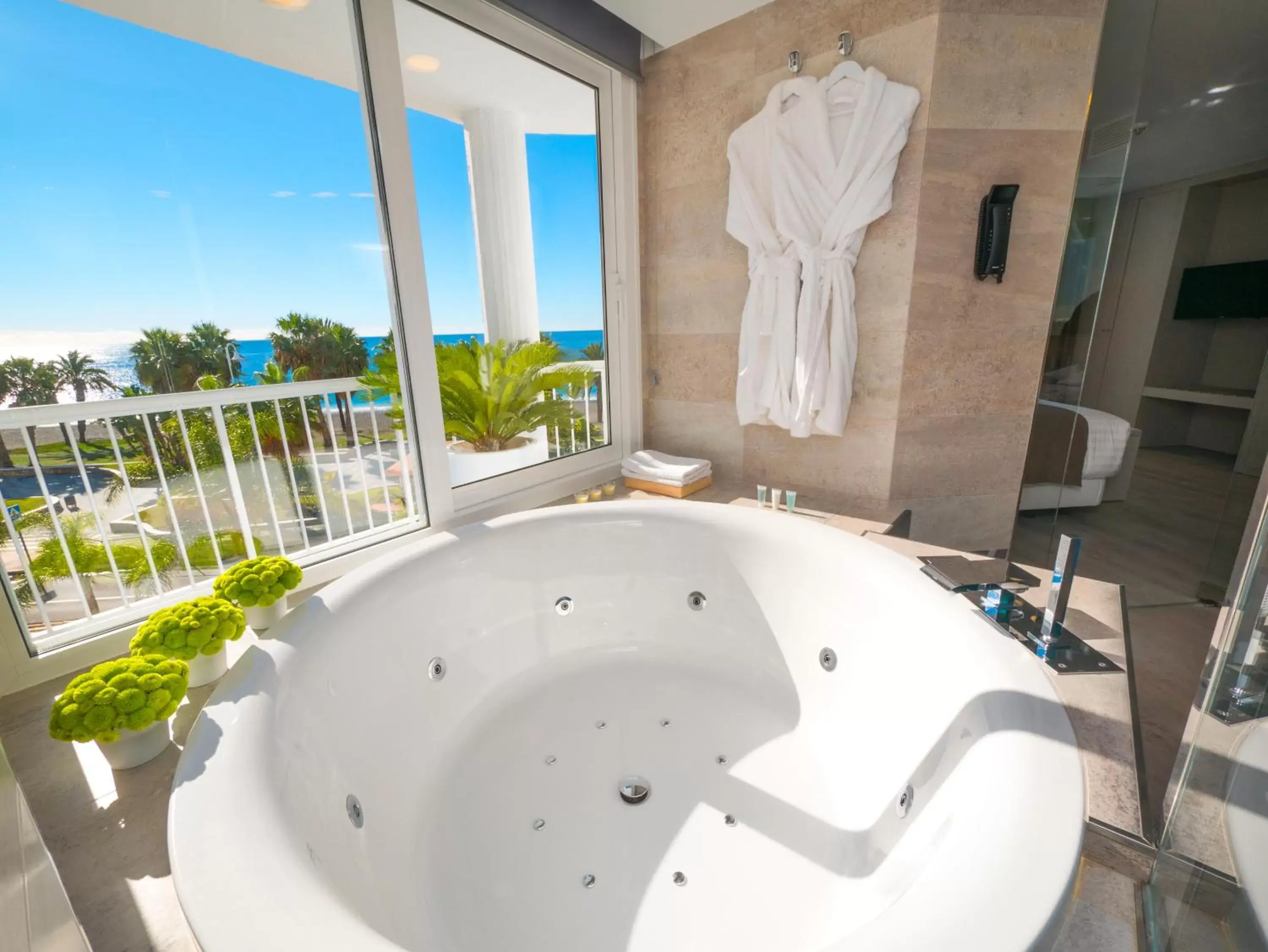 Hot Tub in Hotel Helios Costa Tropical