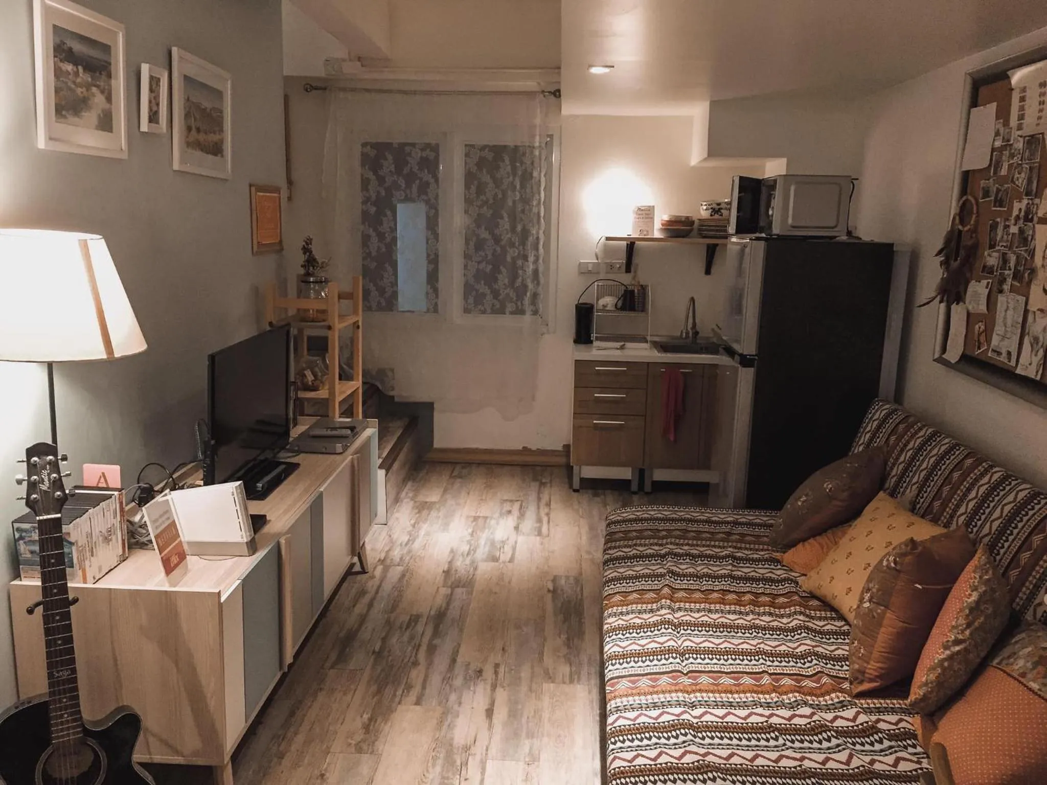 Living room in Good Day Hostel