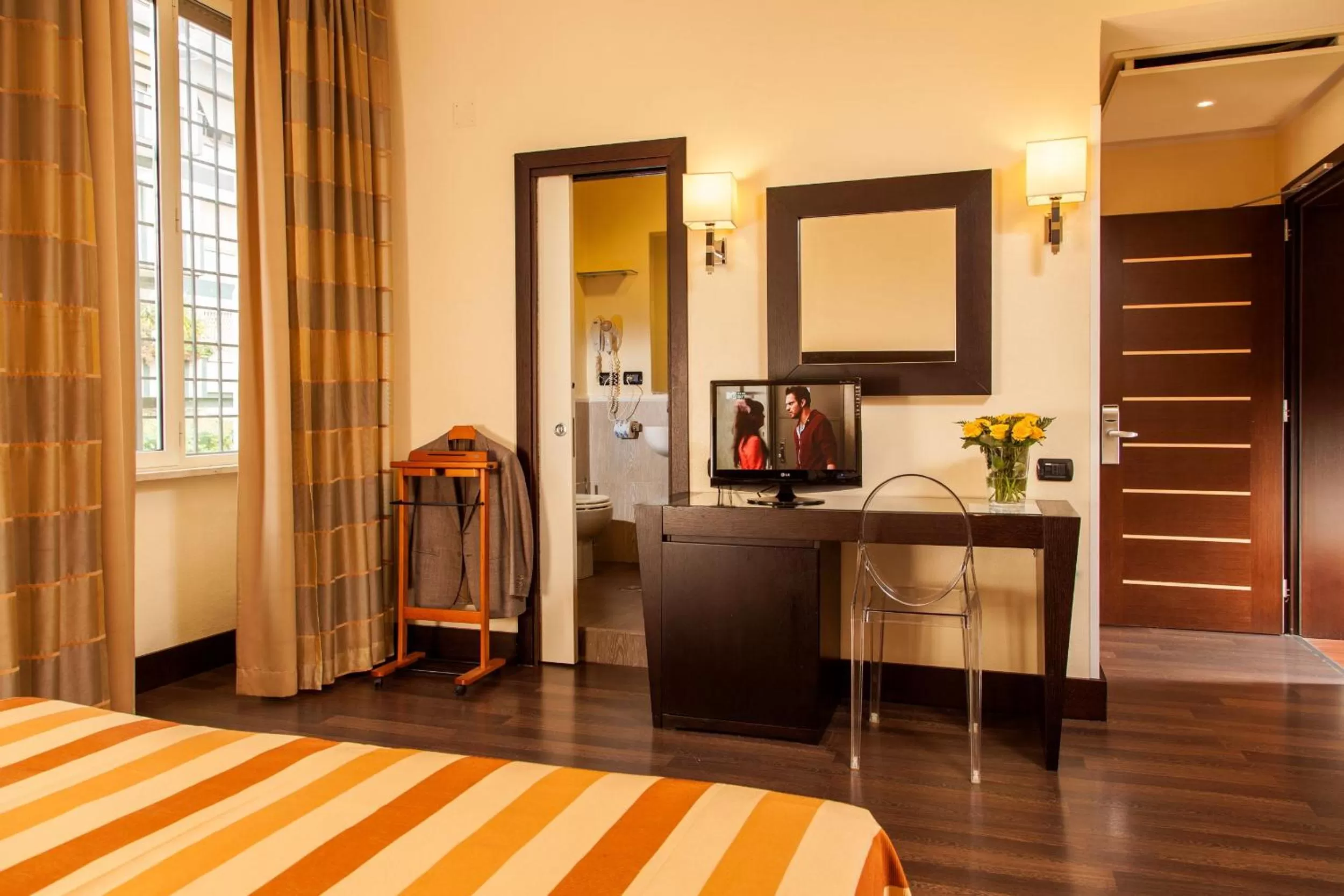 Photo of the whole room, Bed in Hotel Buenos Aires