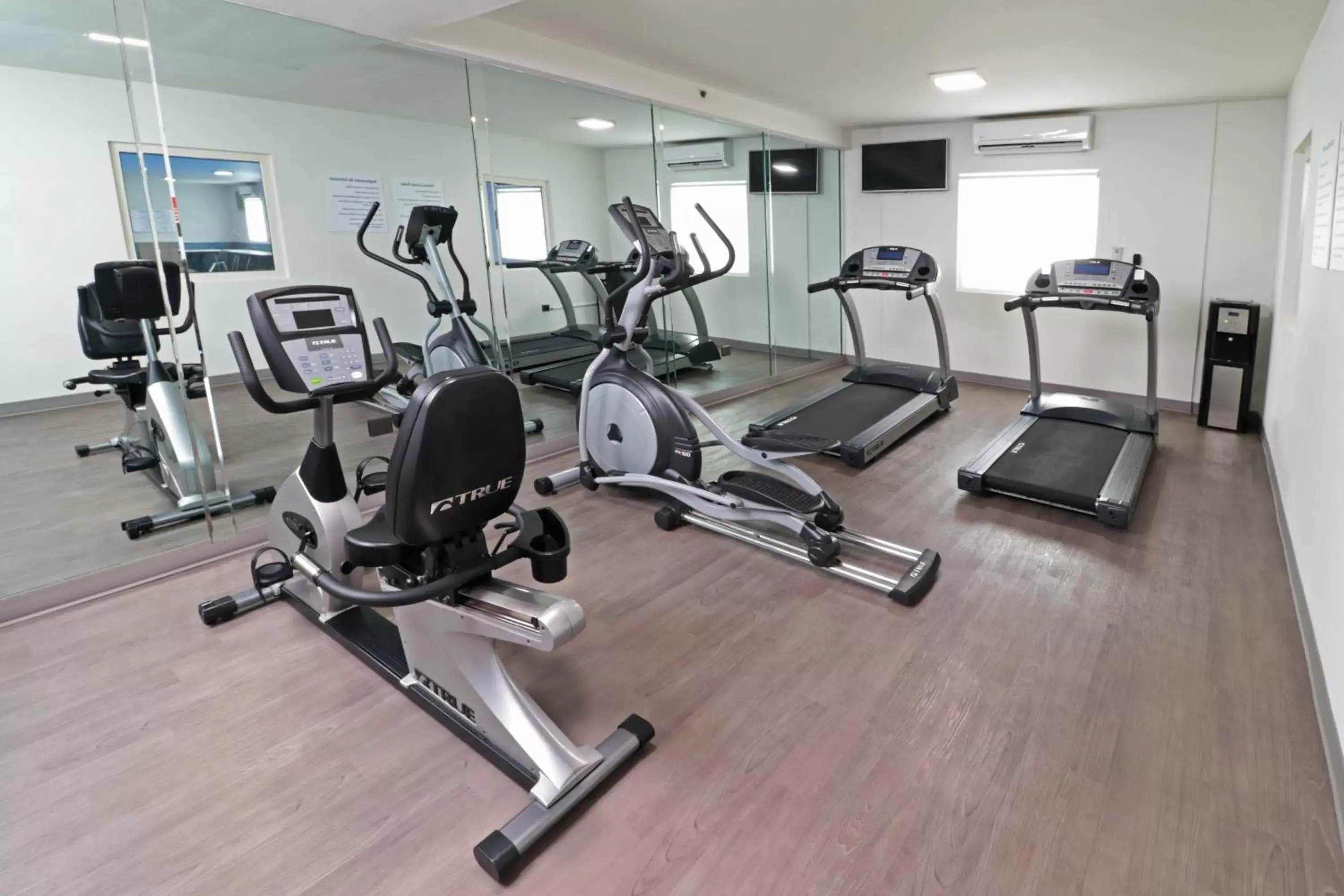 Fitness centre/facilities, Fitness Center/Facilities in Holiday Inn Express Piedras Negras, an IHG Hotel