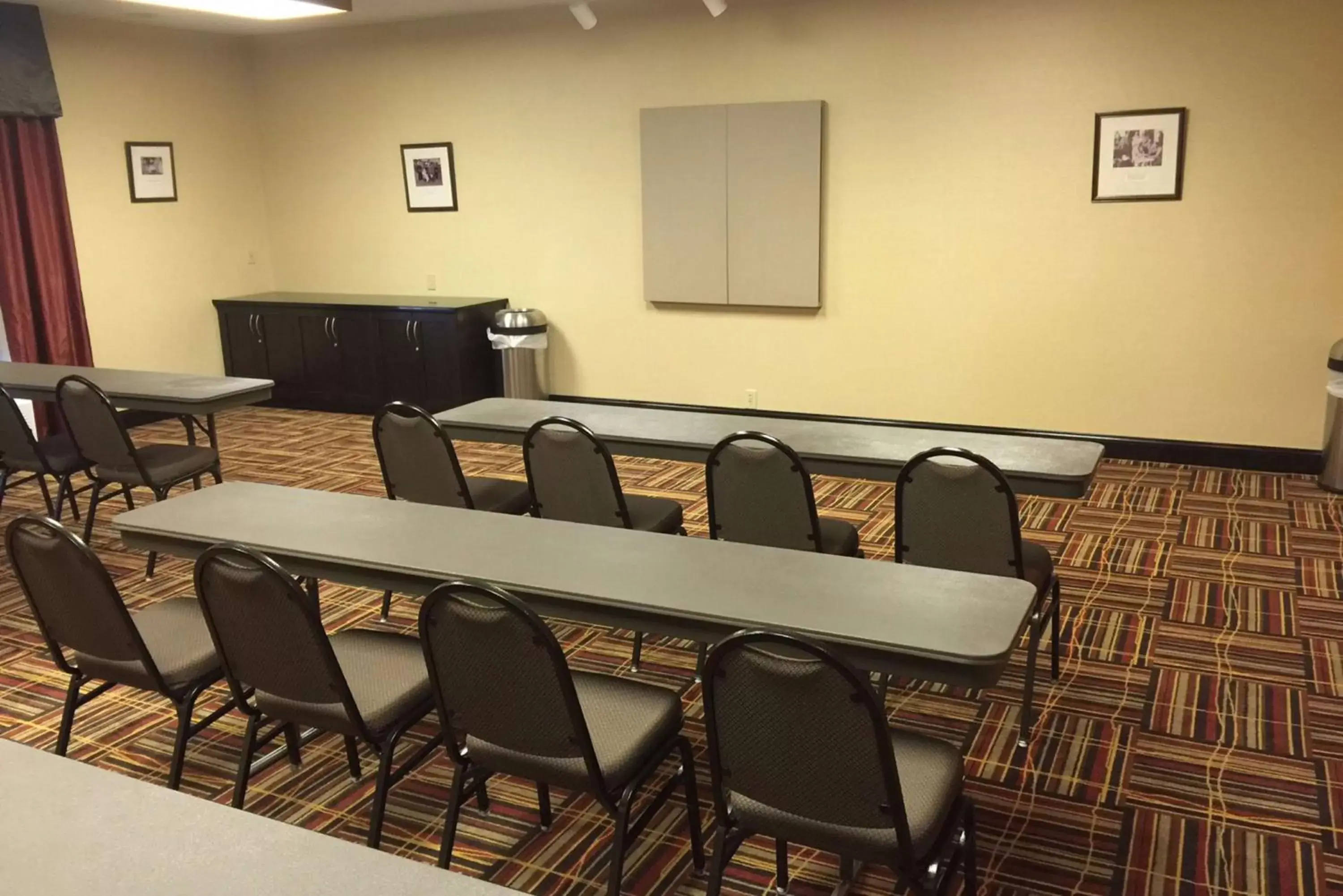 Meeting/conference room in Hampton Inn Uniontown