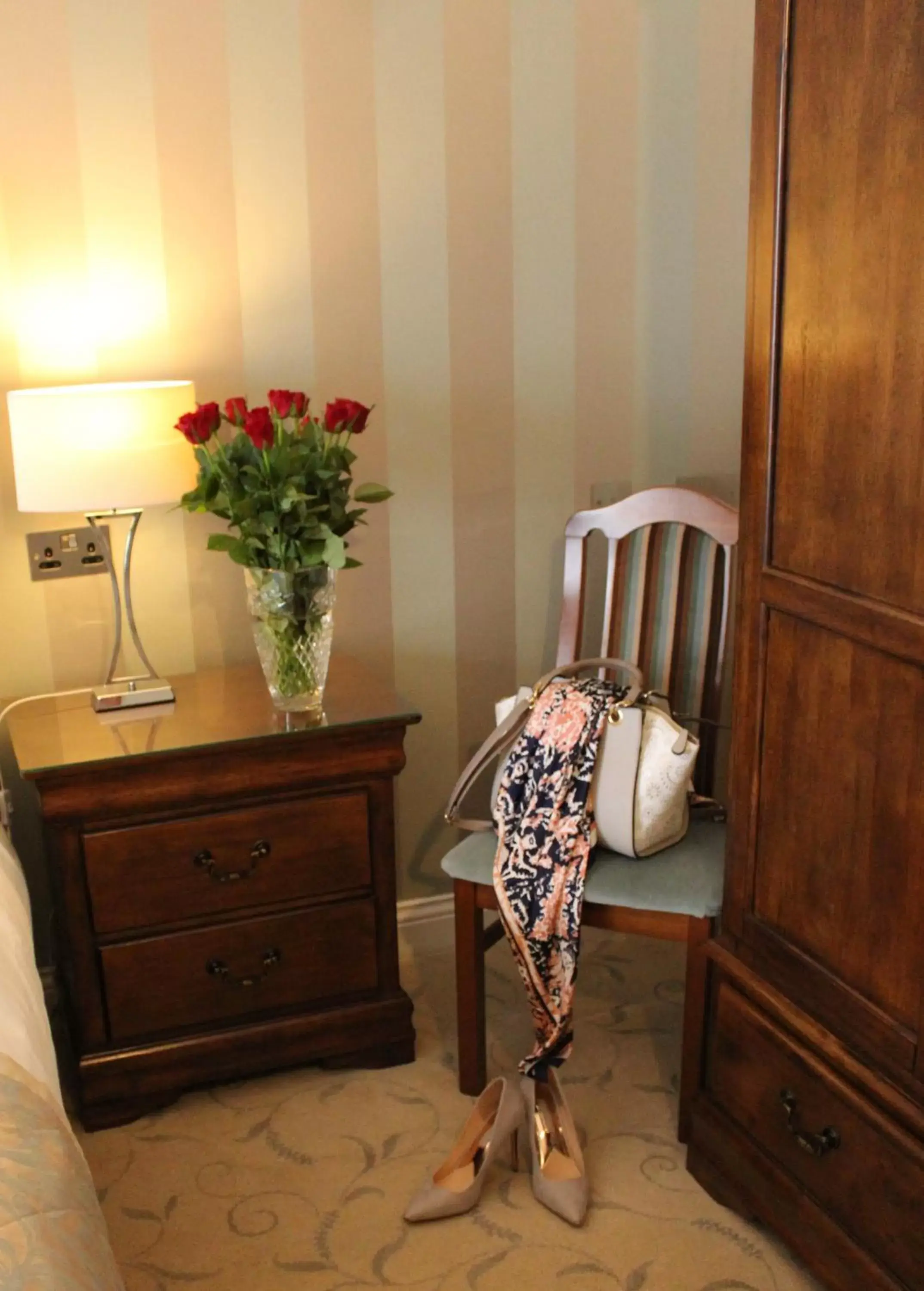 Decorative detail, Seating Area in Menlo Park Hotel