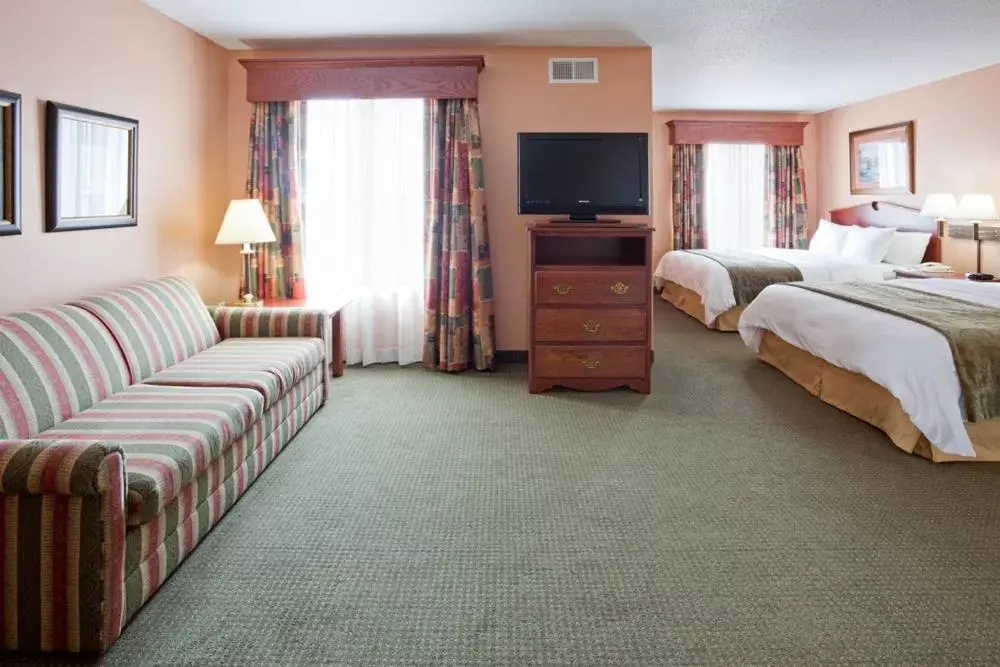 GrandStay Hotel & Suites Downtown Sheboygan