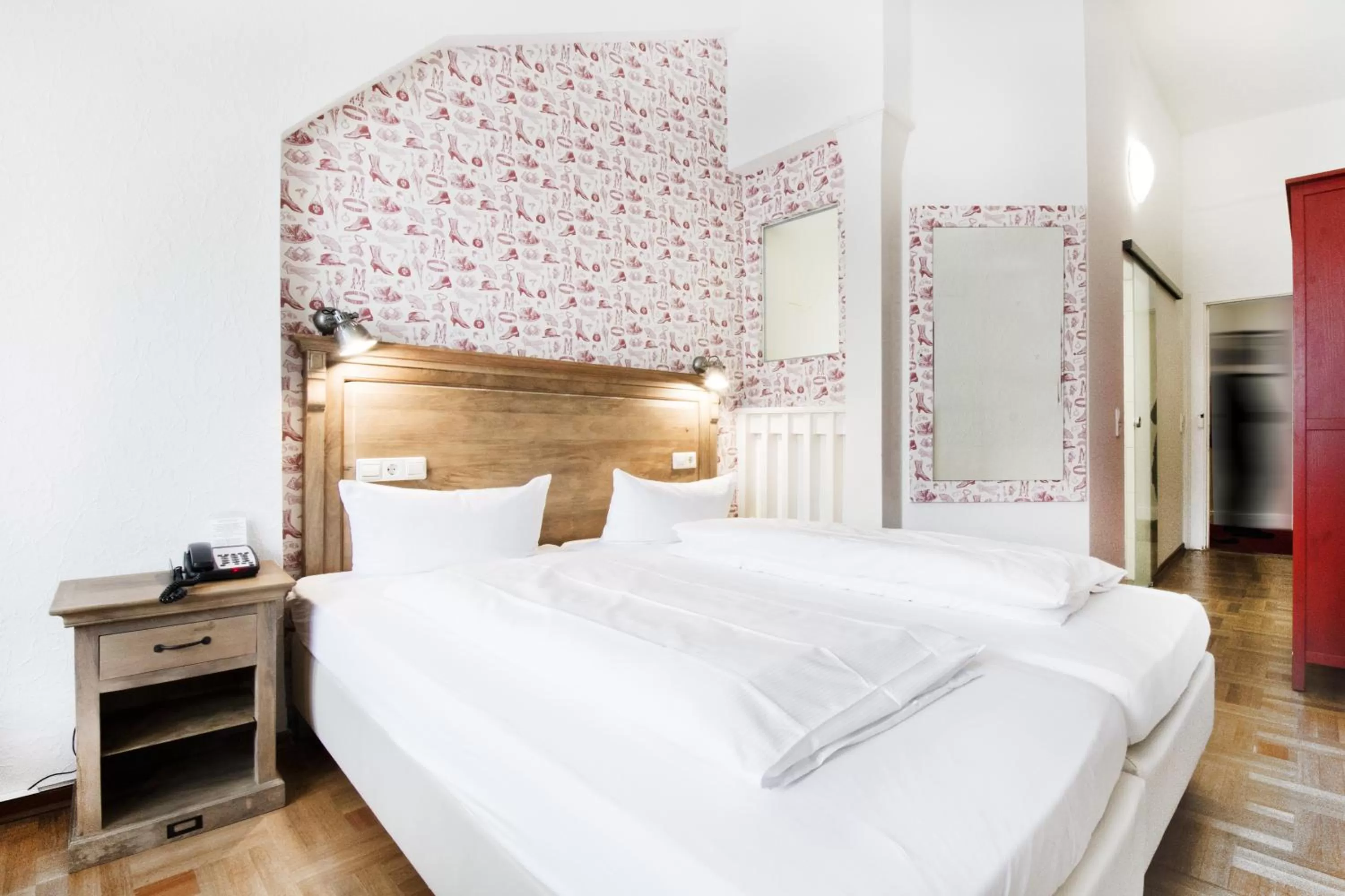 Photo of the whole room, Bed in Romantik Hotel Barbarossa